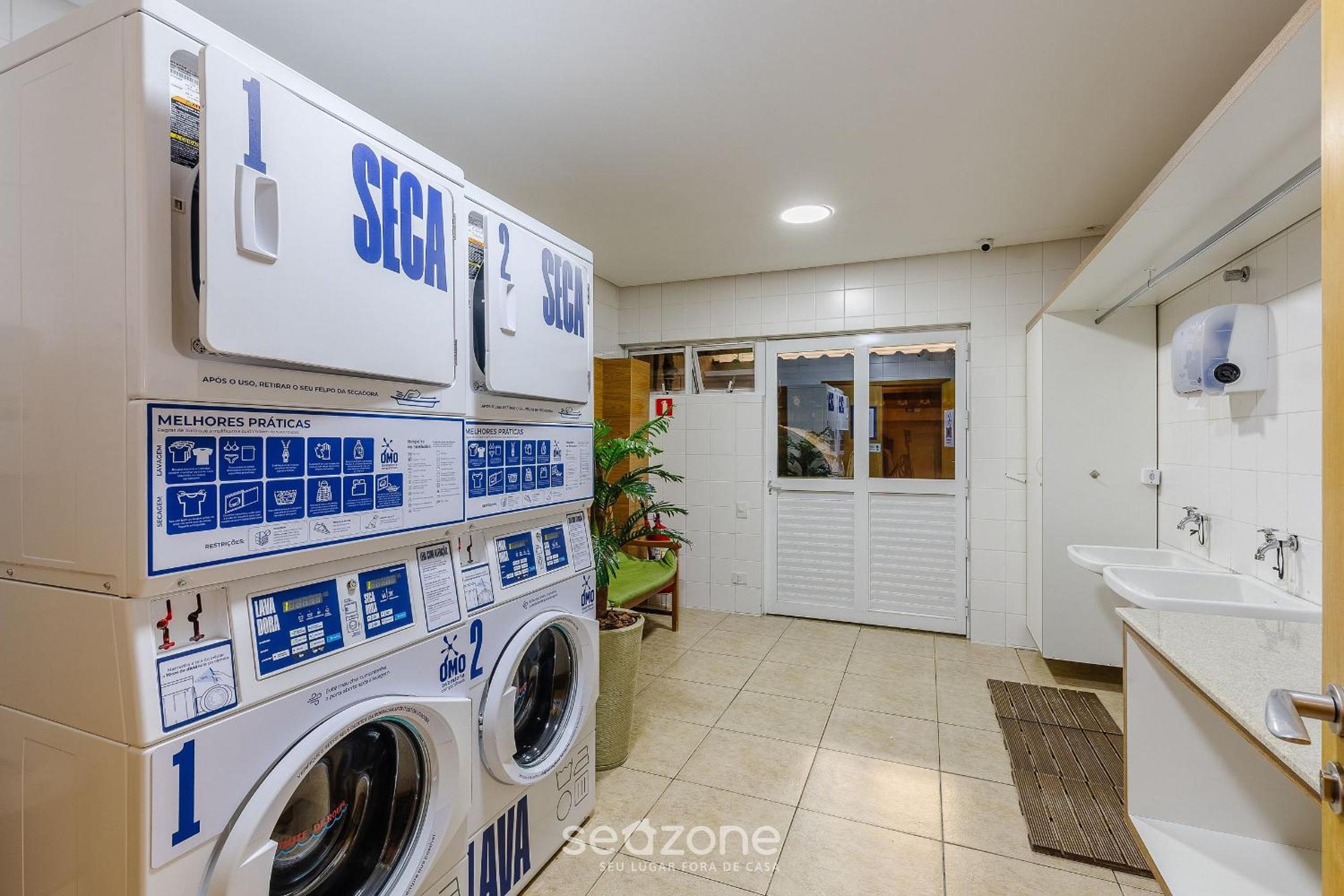 Studio in Condominium with Pool and Gym NWC1510