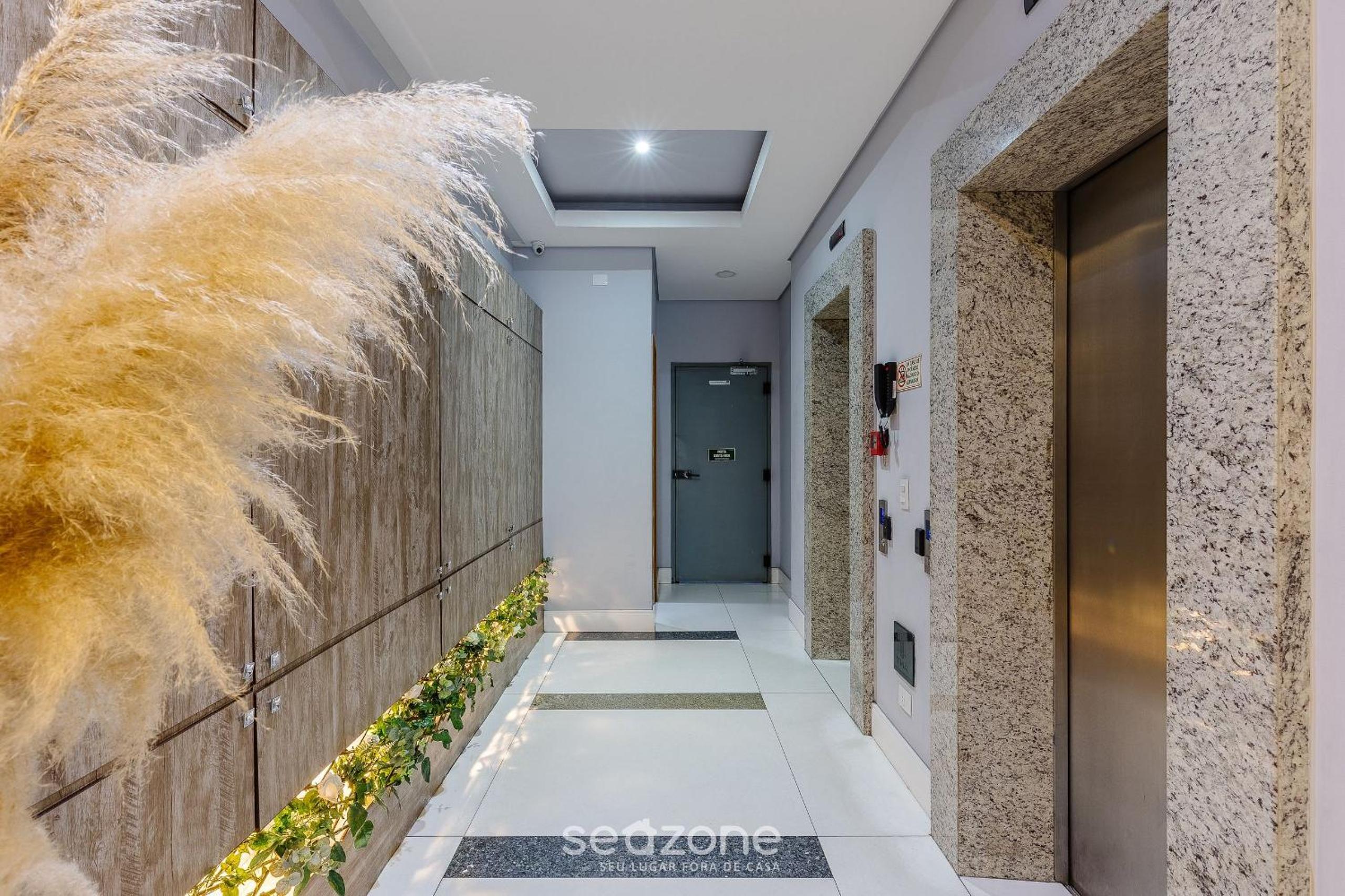 Studio in Condominium with Pool and Gym NWC1510