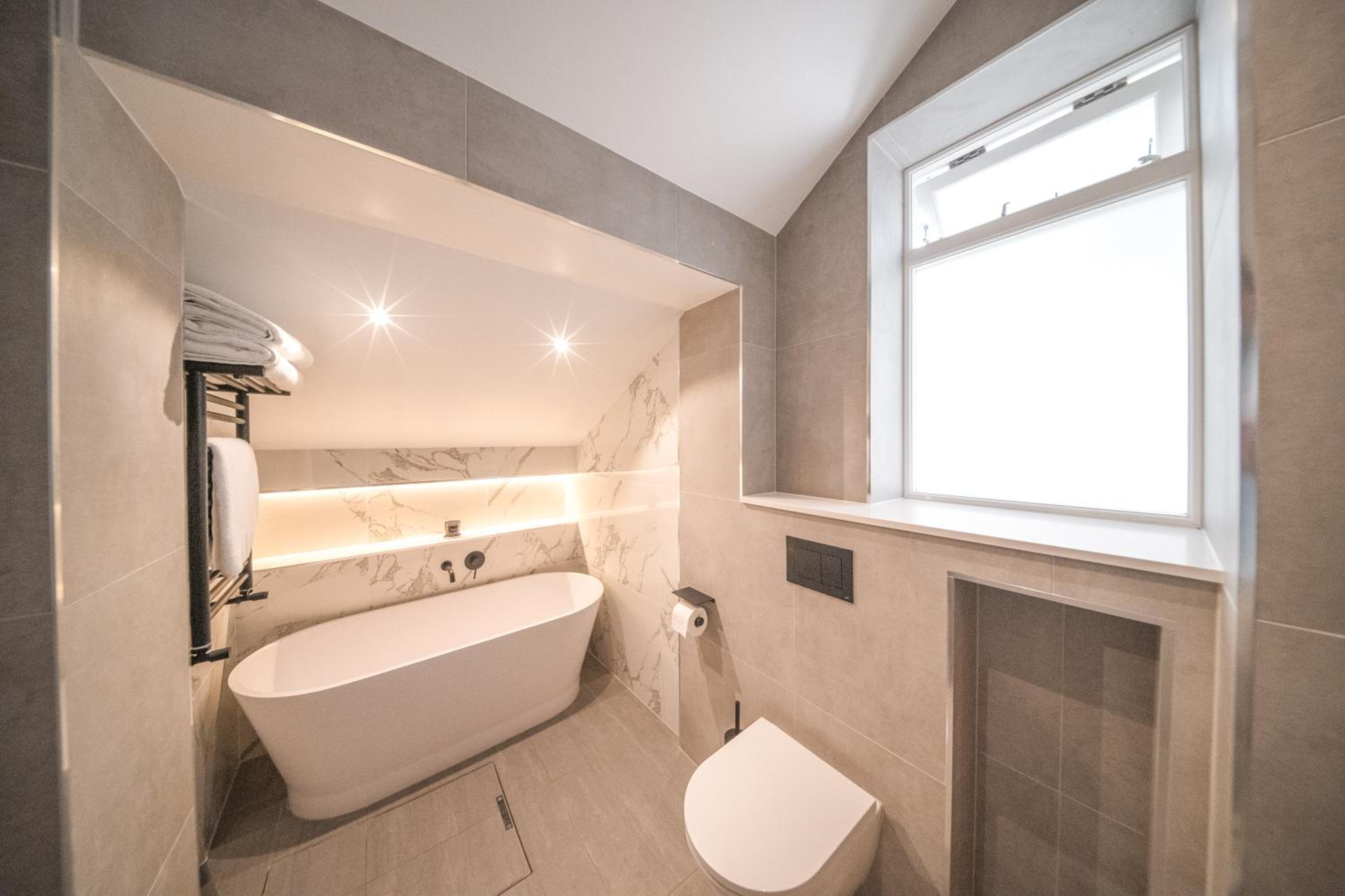 3-Bedroom Maisonette with Large Double Living Room