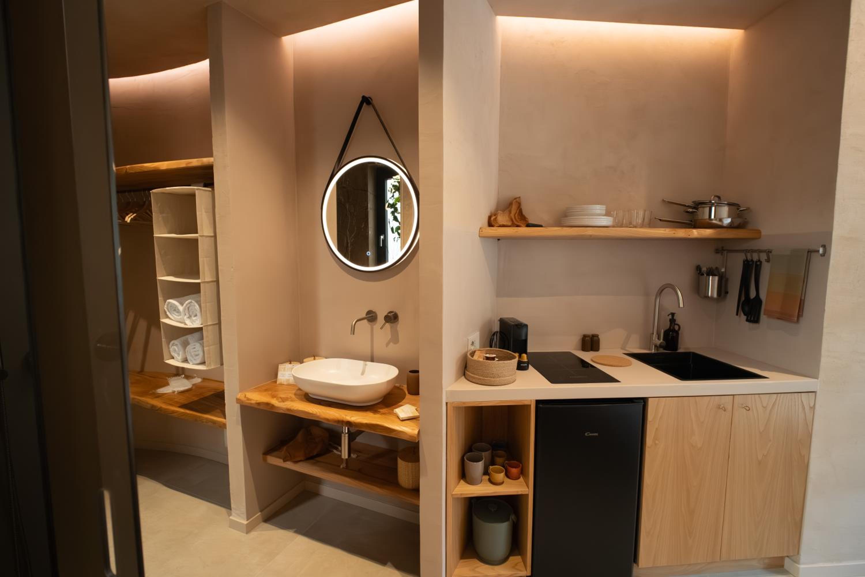 Essenza Boutique Apartments