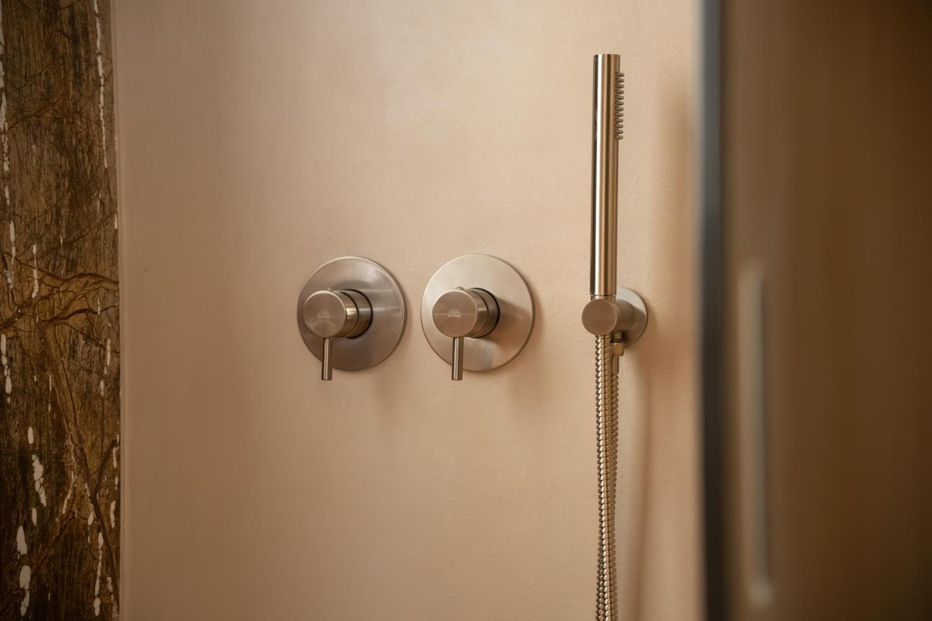 Essenza Boutique Apartments