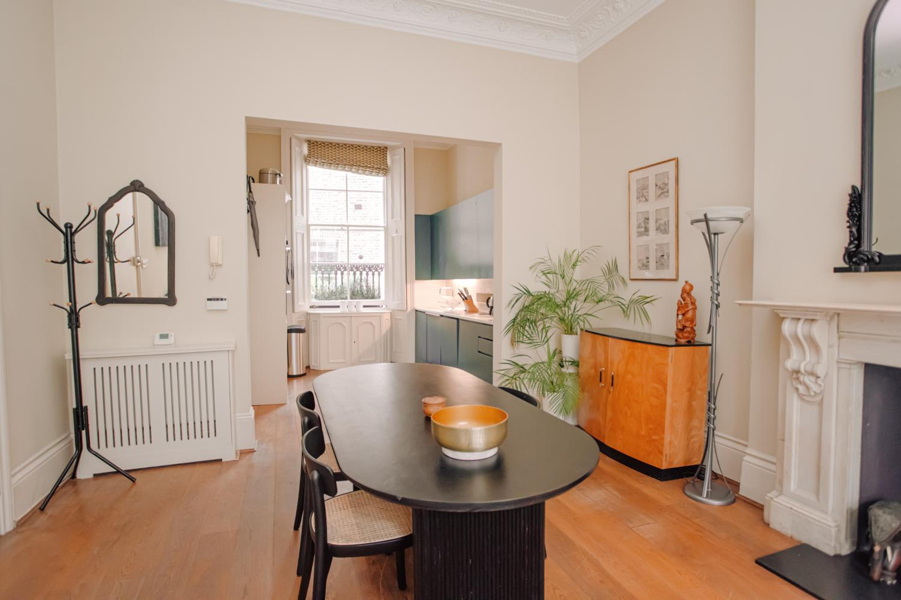 3-Bedroom Maisonette with Large Double Living Room