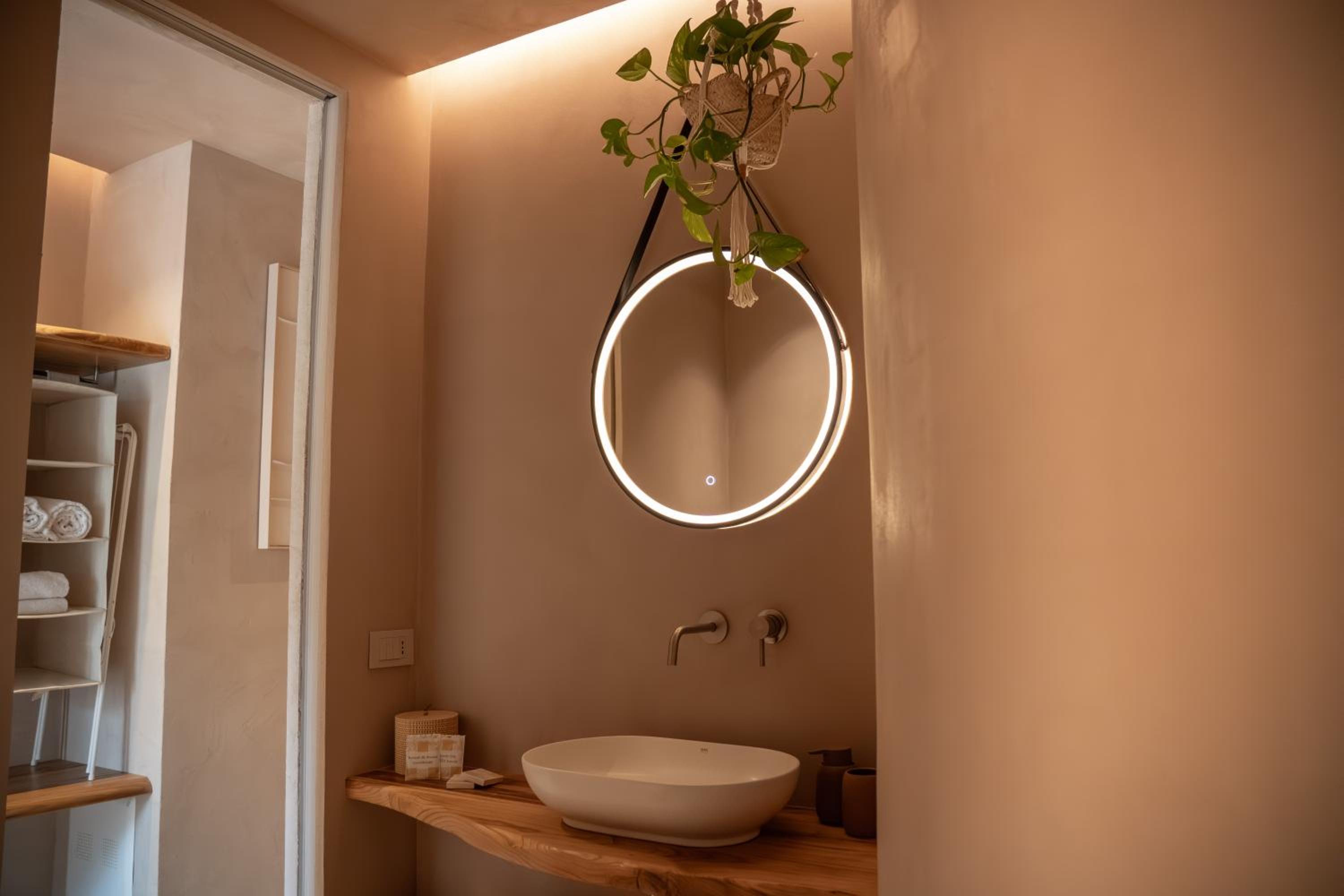 Essenza Boutique Apartments