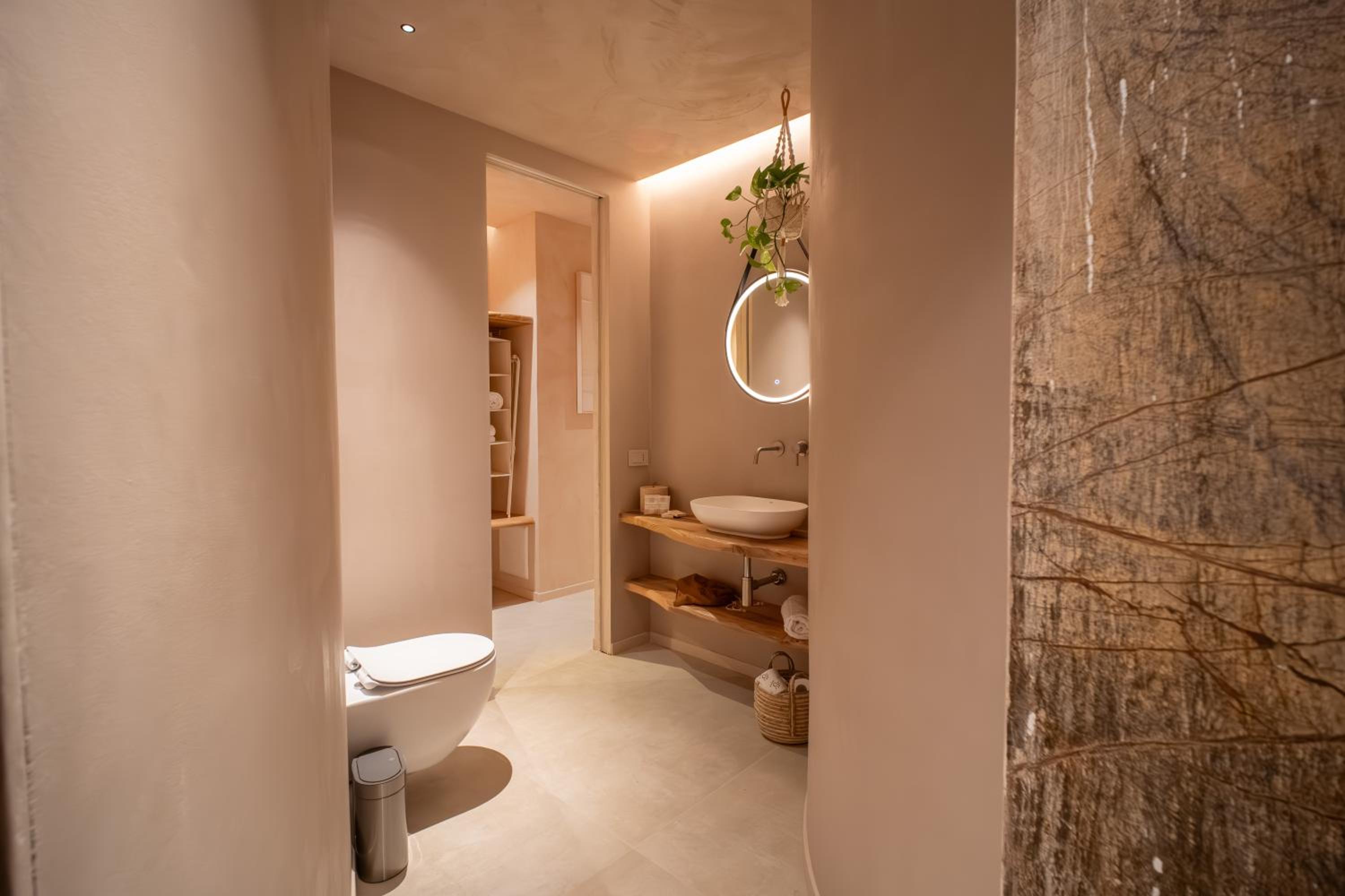 Essenza Boutique Apartments