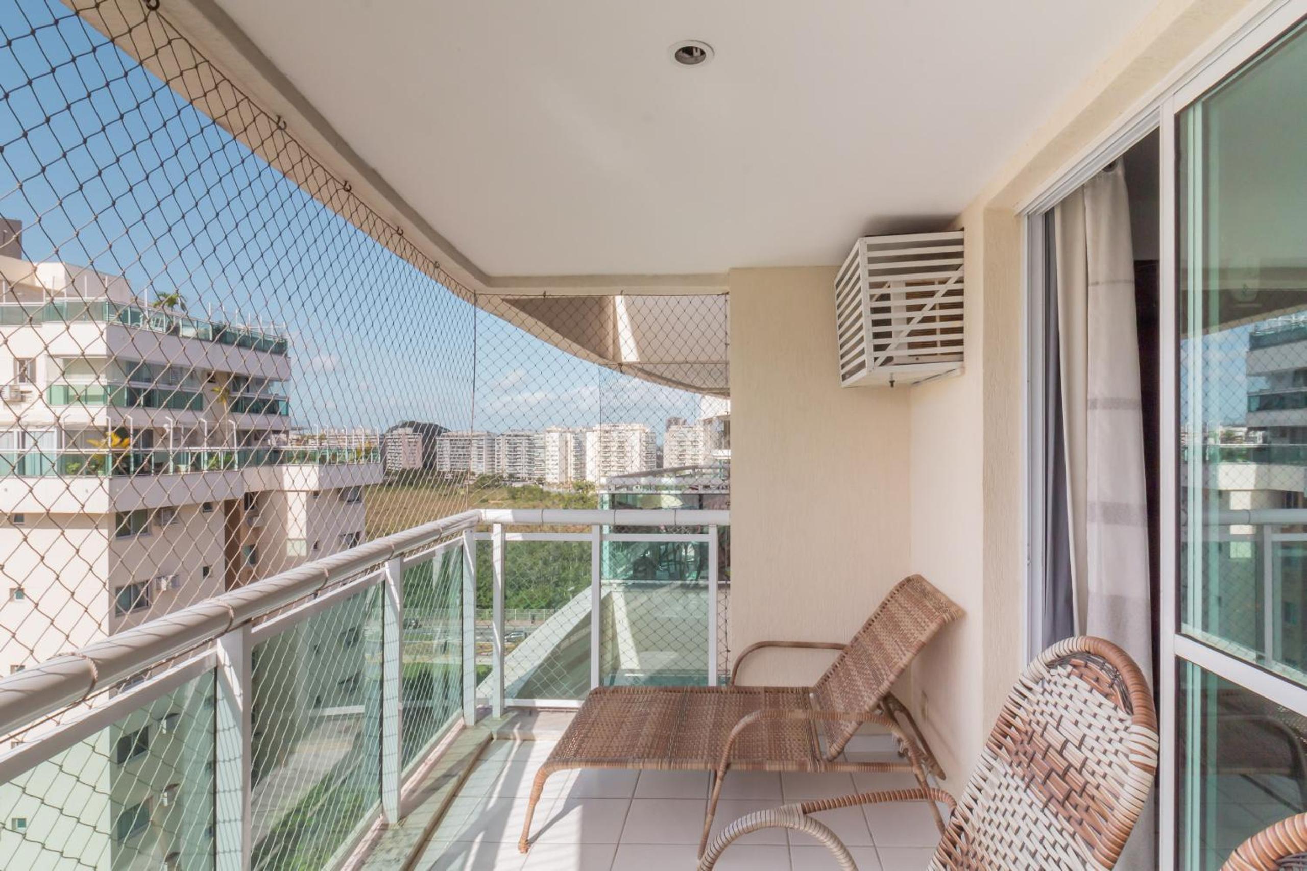 Apartamento com varanda no Recreio - SA907