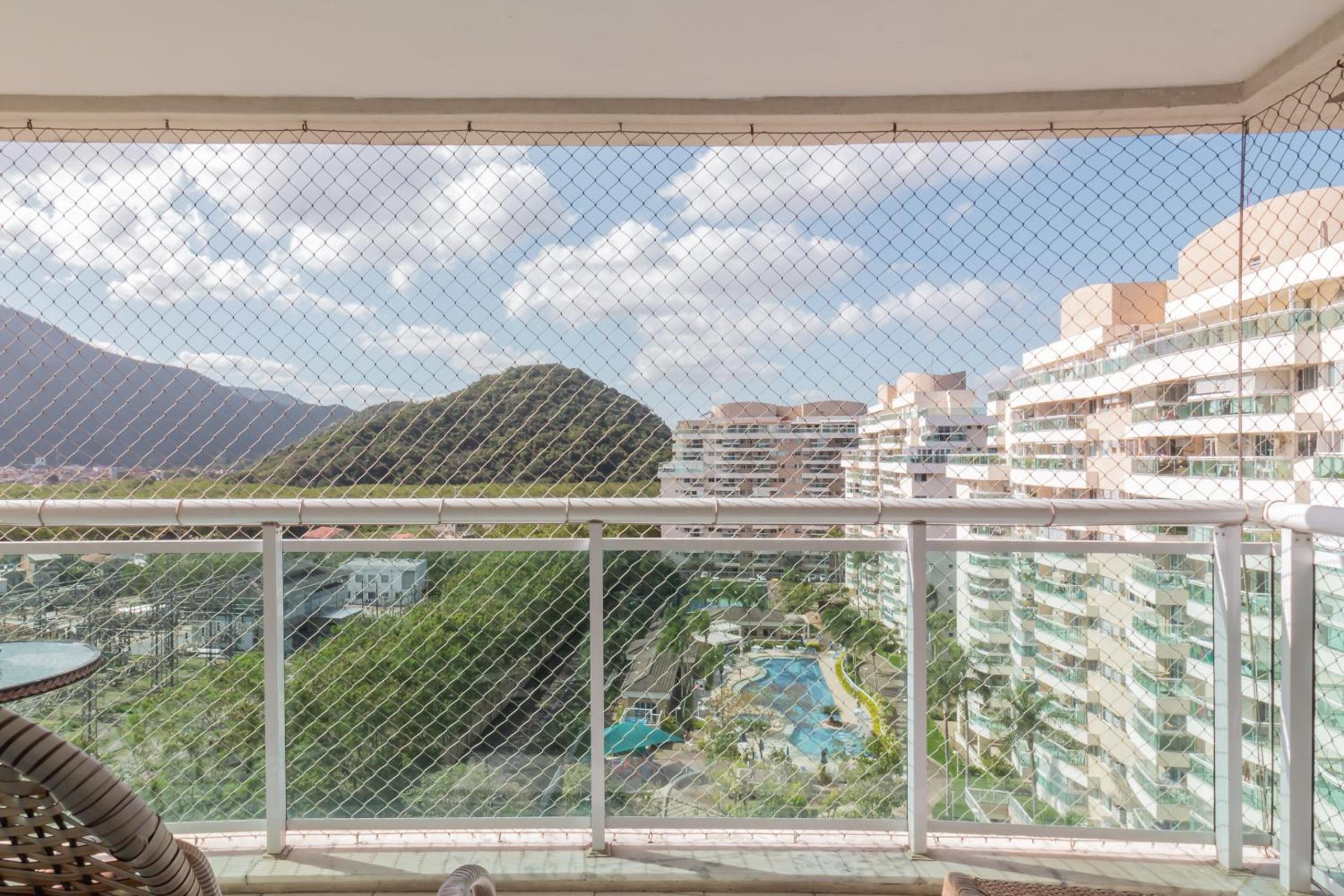 Apartamento com varanda no Recreio - SA907
