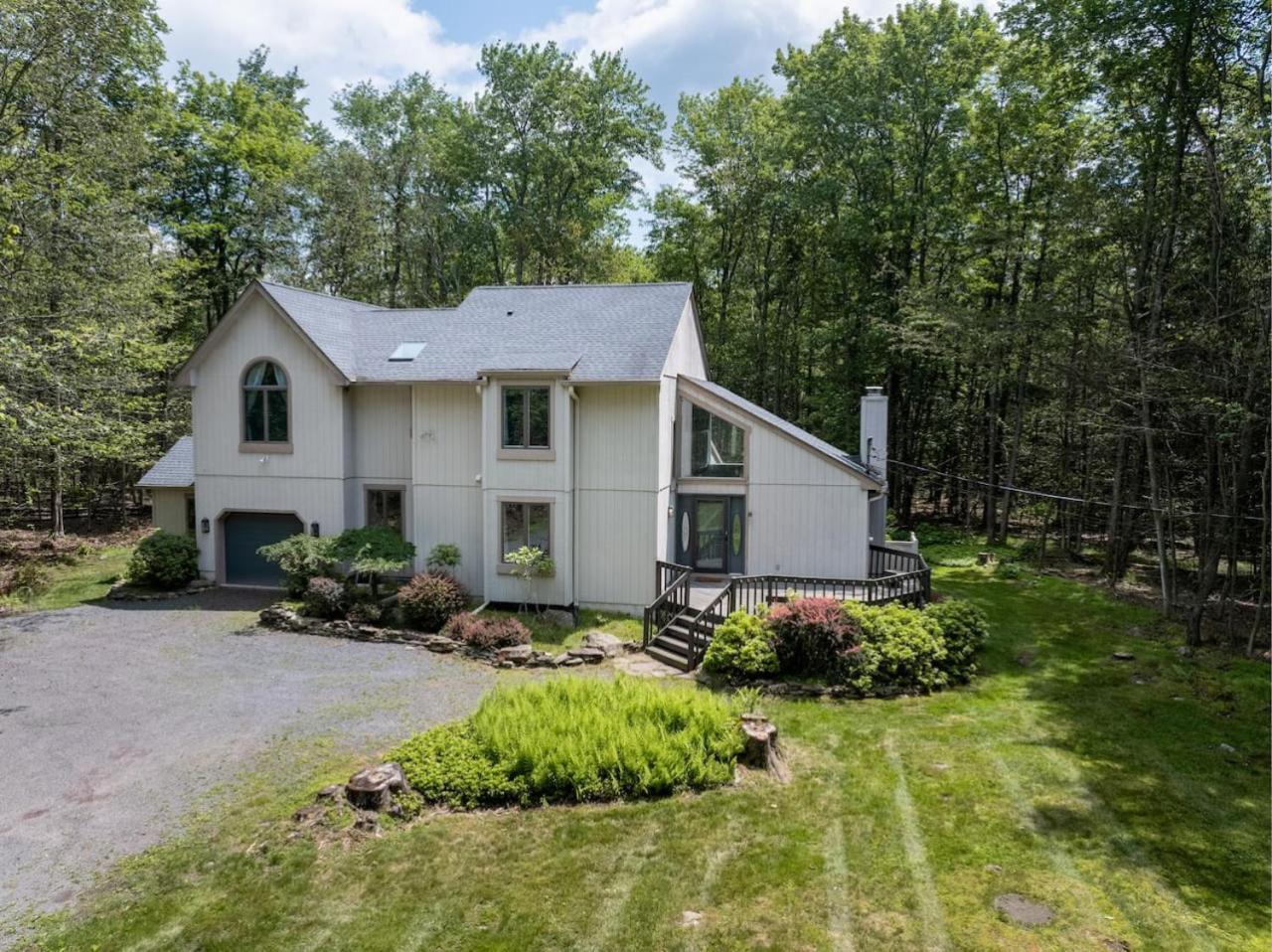 Pocono Escape Style and Serenity