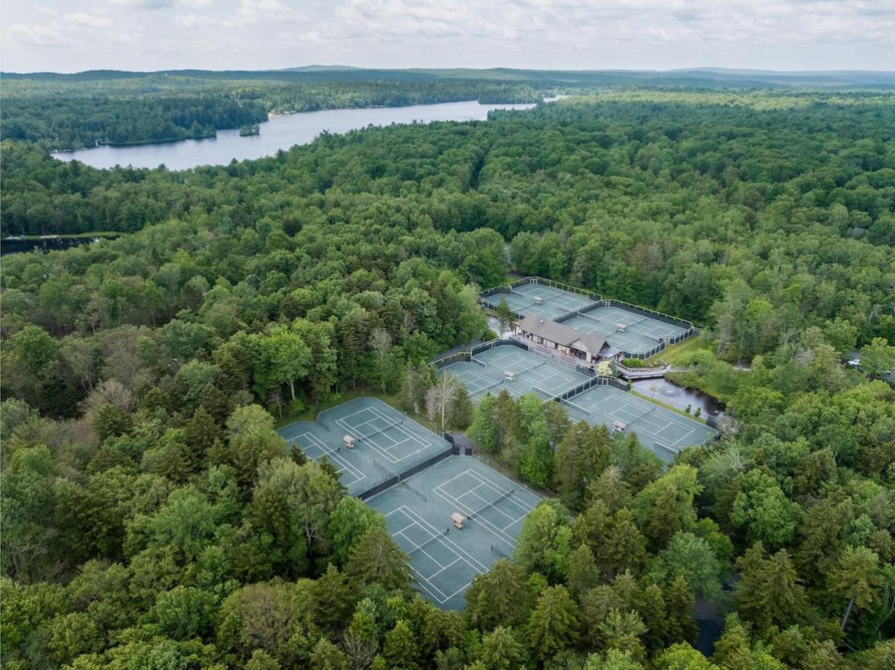 Pocono Escape Style and Serenity