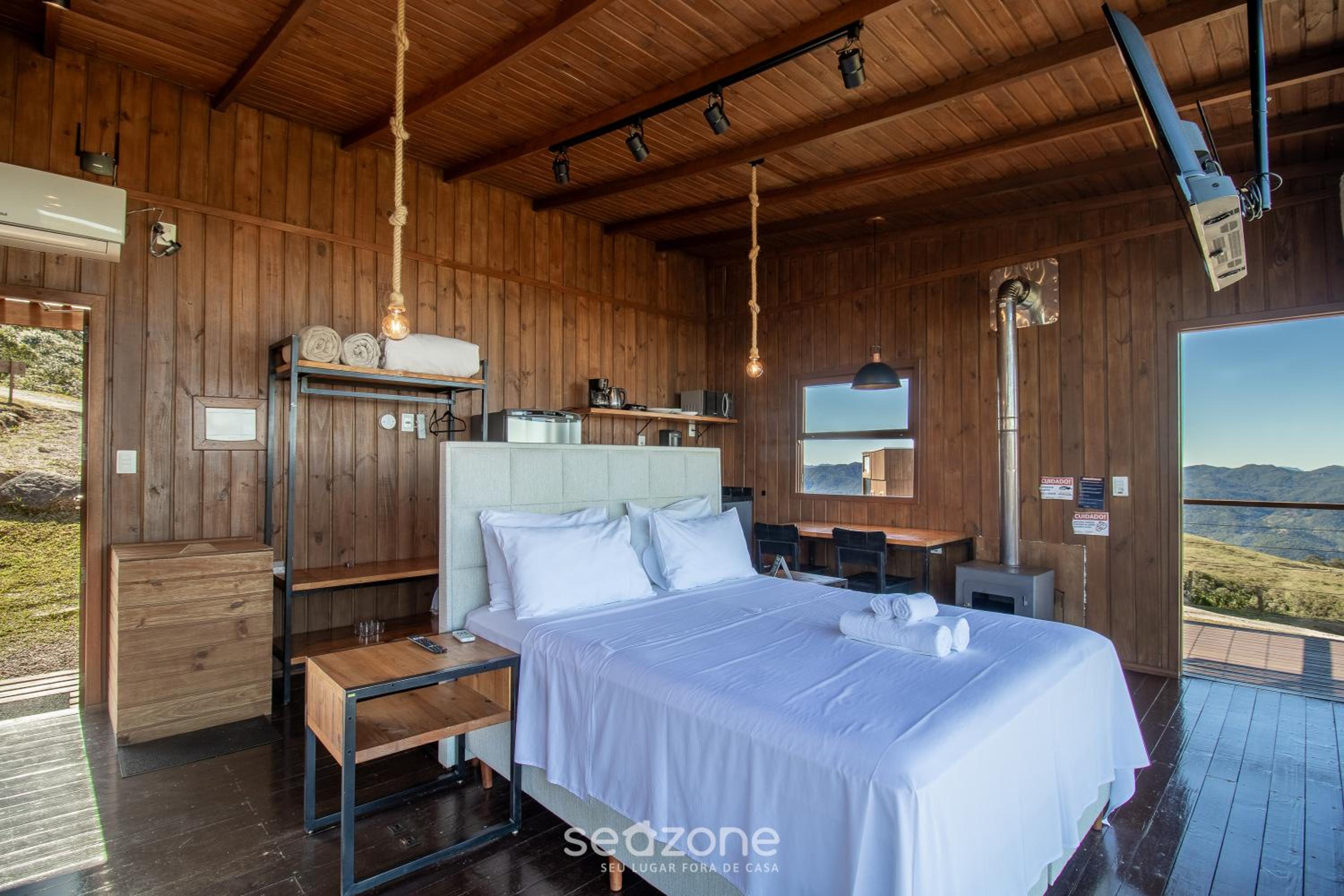 Rustic cabin with jacuzzi and amazing view VST003