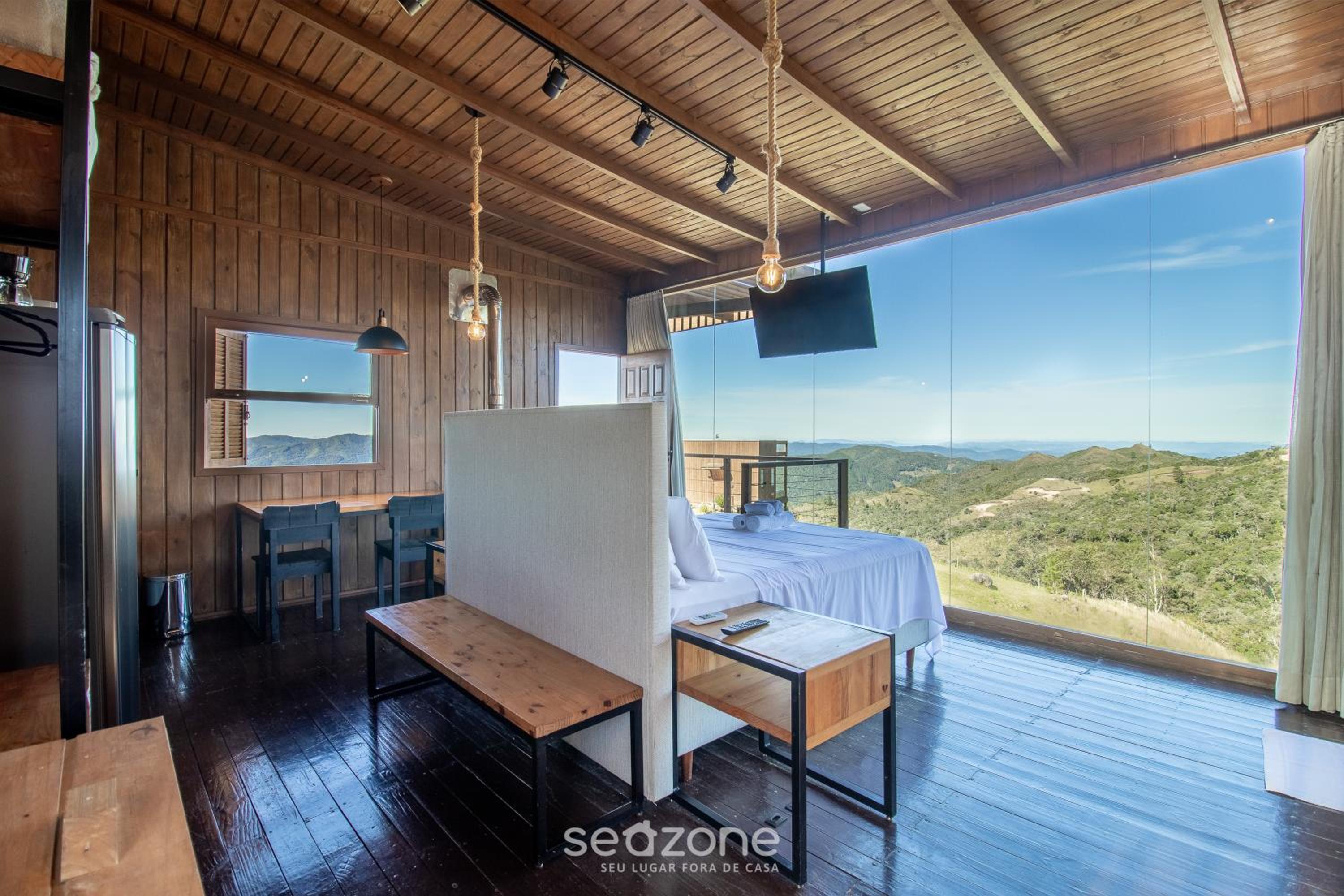Rustic cabin with jacuzzi and amazing view VST003