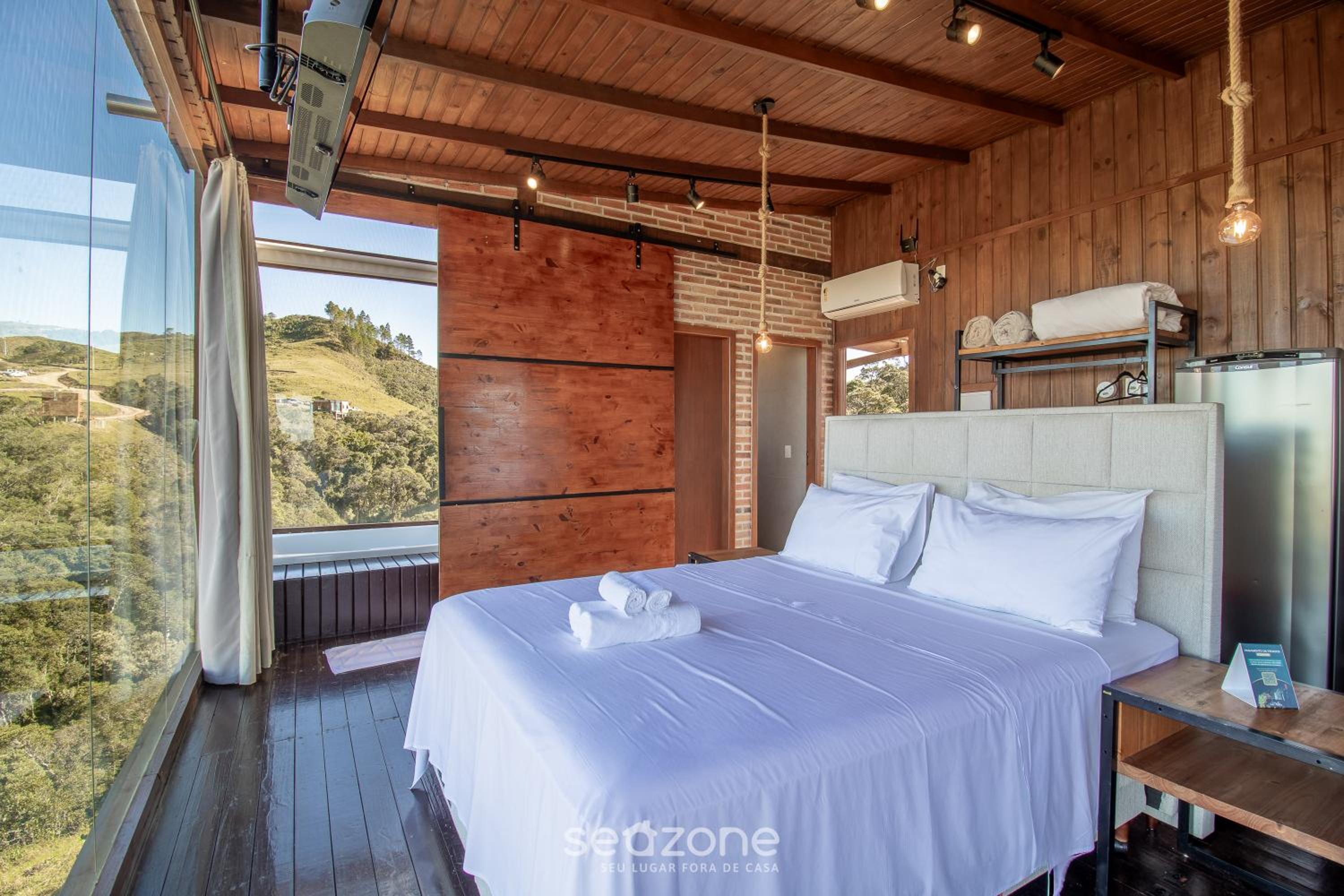 Rustic cabin with jacuzzi and amazing view VST003