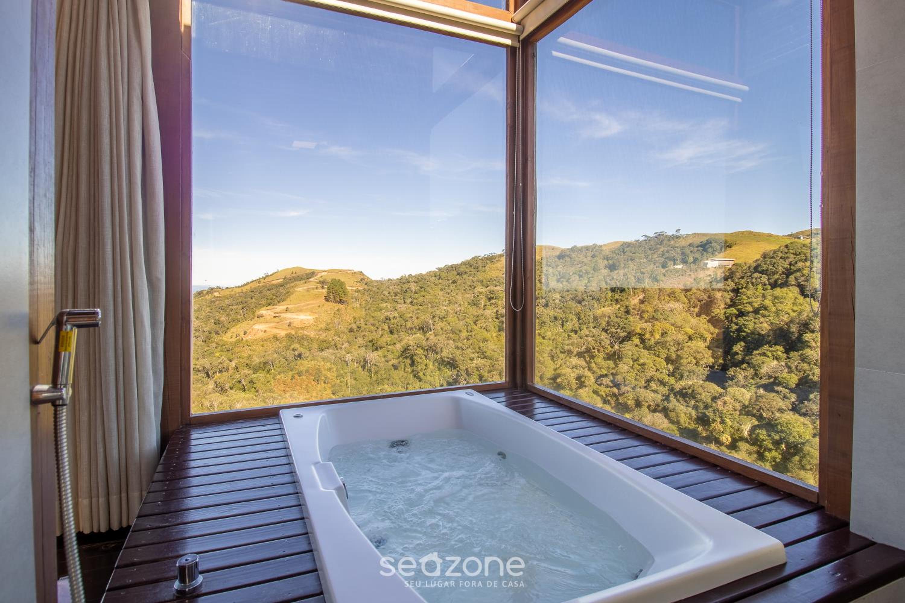 Rustic cabin with jacuzzi and amazing view VST003