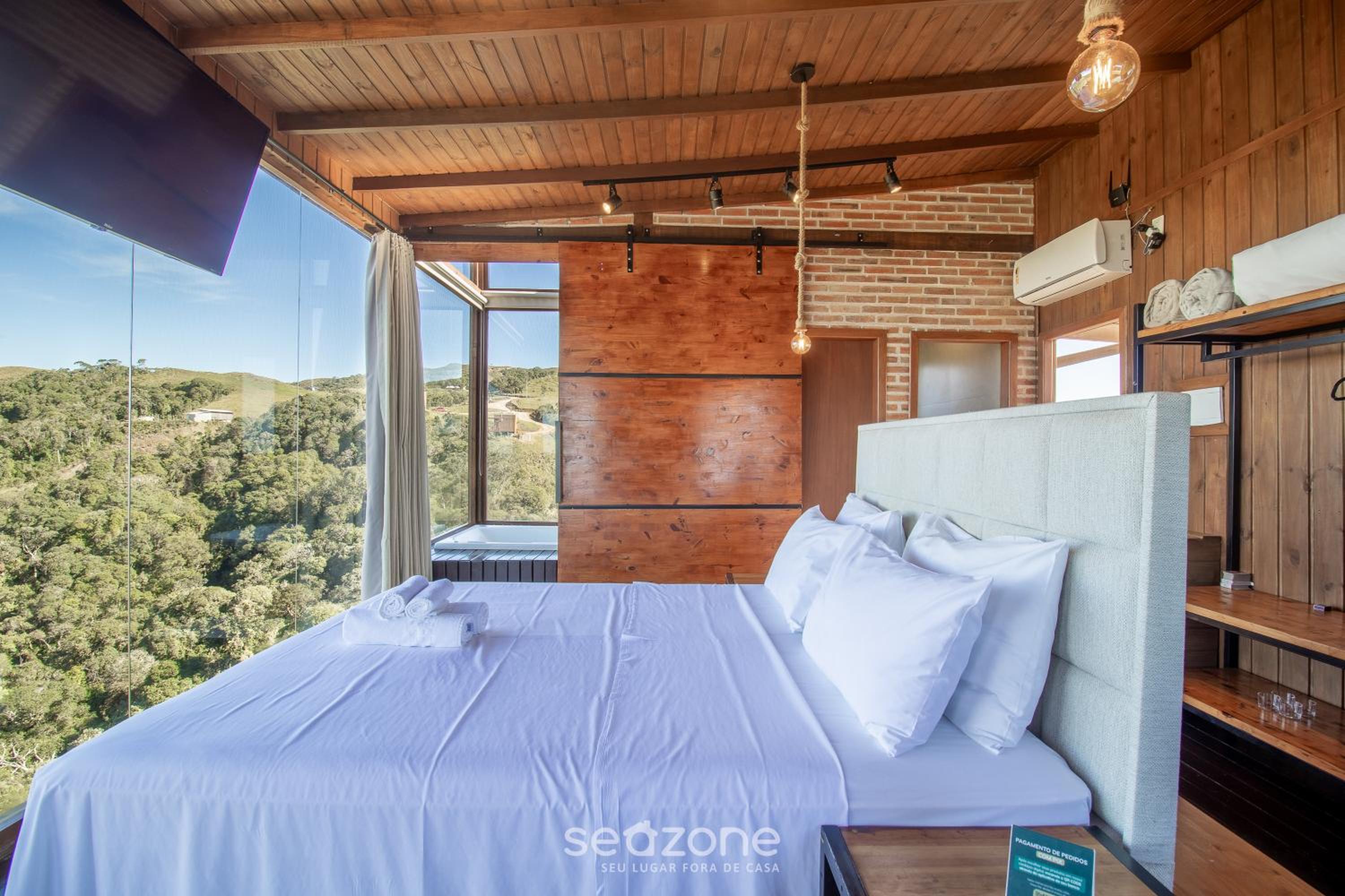 Rustic cabin with jacuzzi and amazing view VST003