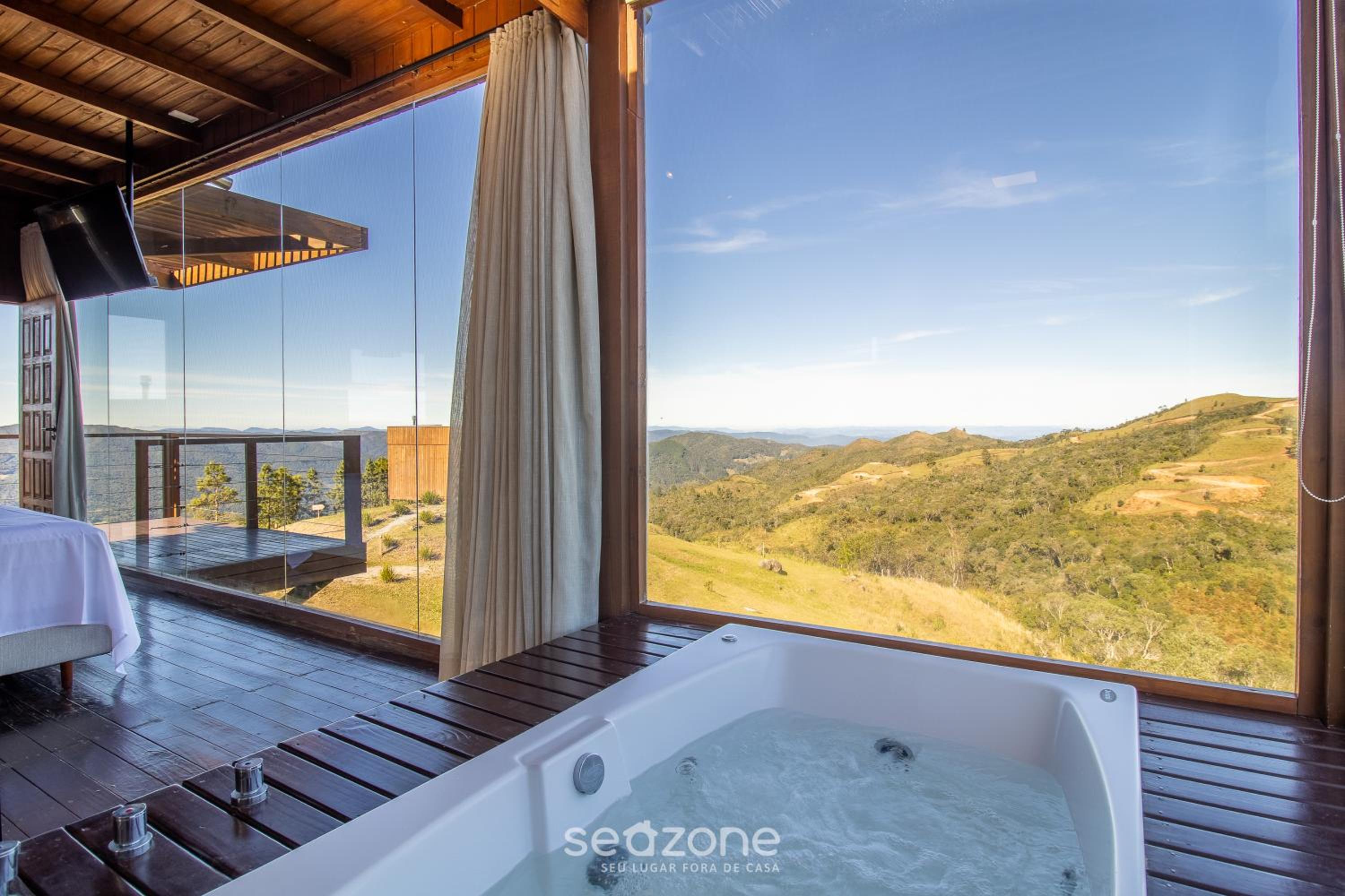 Rustic cabin with jacuzzi and amazing view VST003