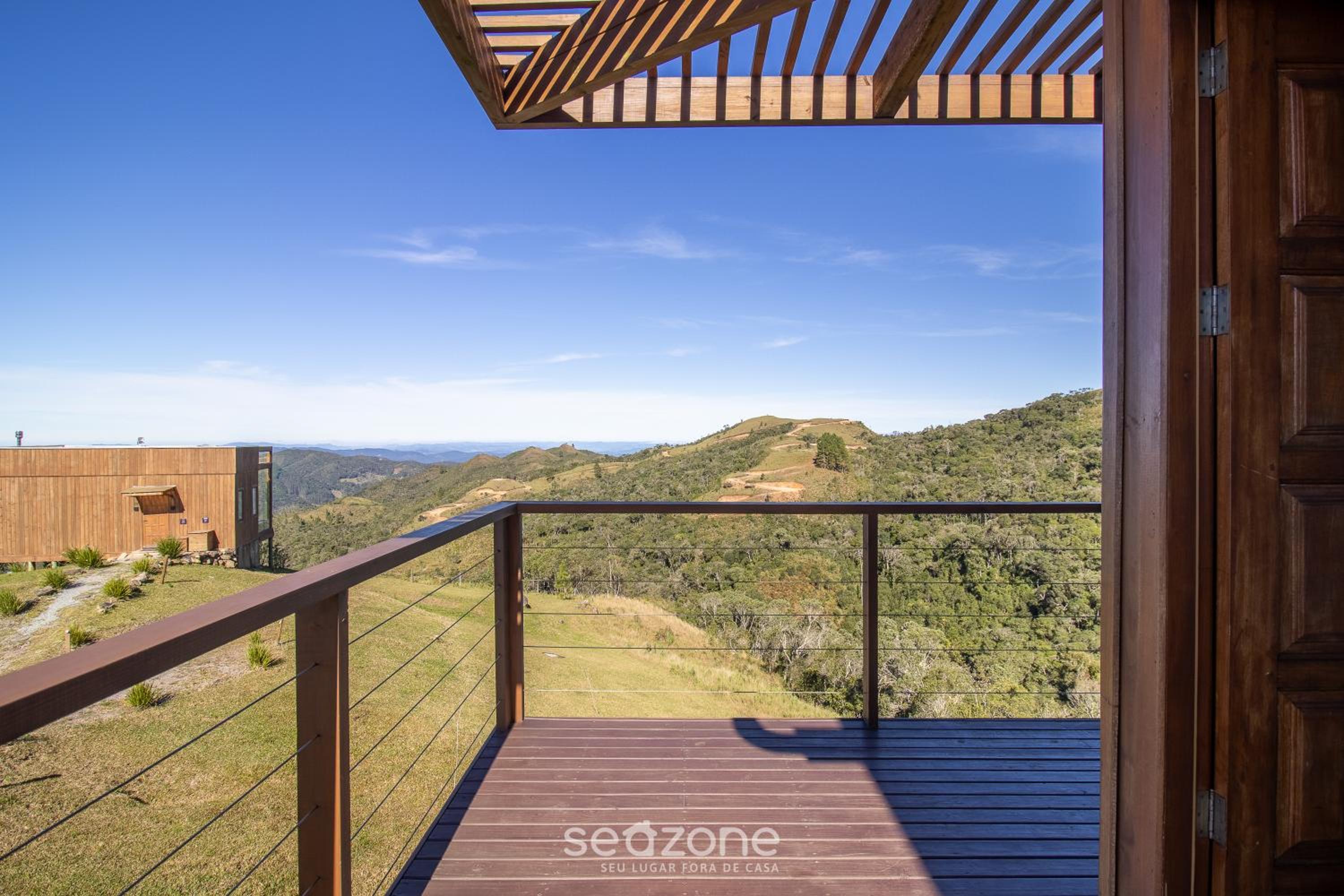 Rustic cabin with jacuzzi and amazing view VST003