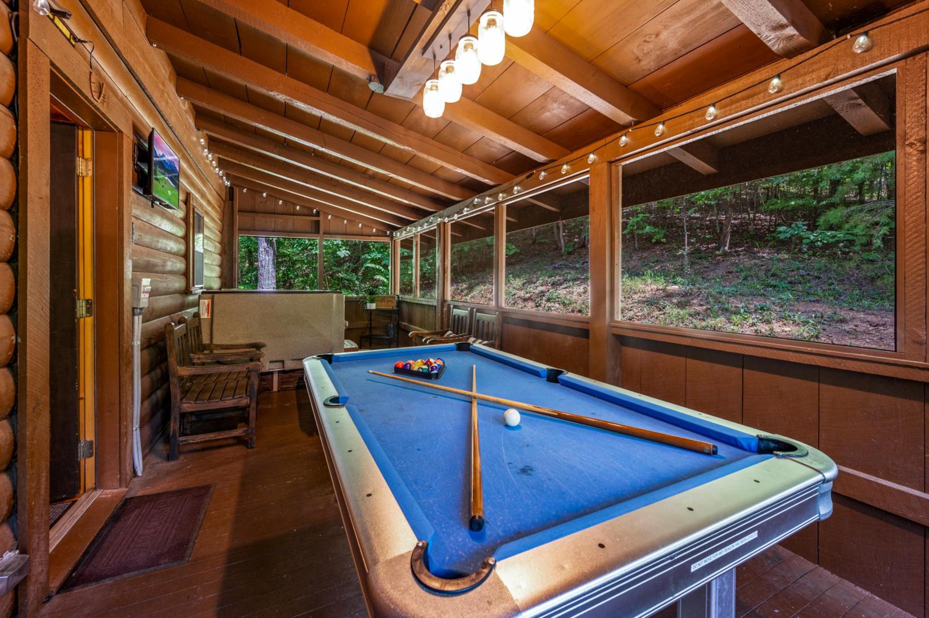 Secluded yet Close 2 All Hot Tub Pet-friendly