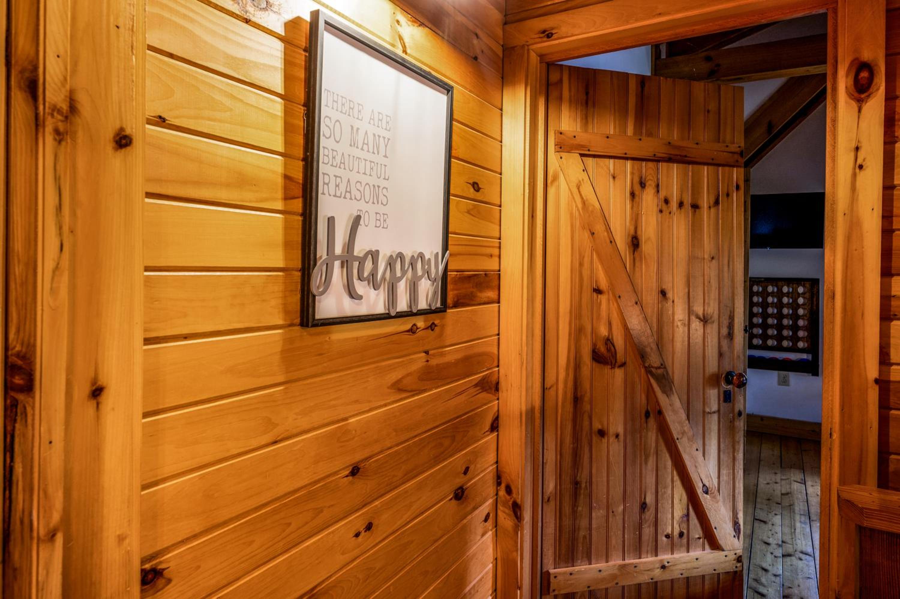 Secluded yet Close 2 All Hot Tub Pet-friendly
