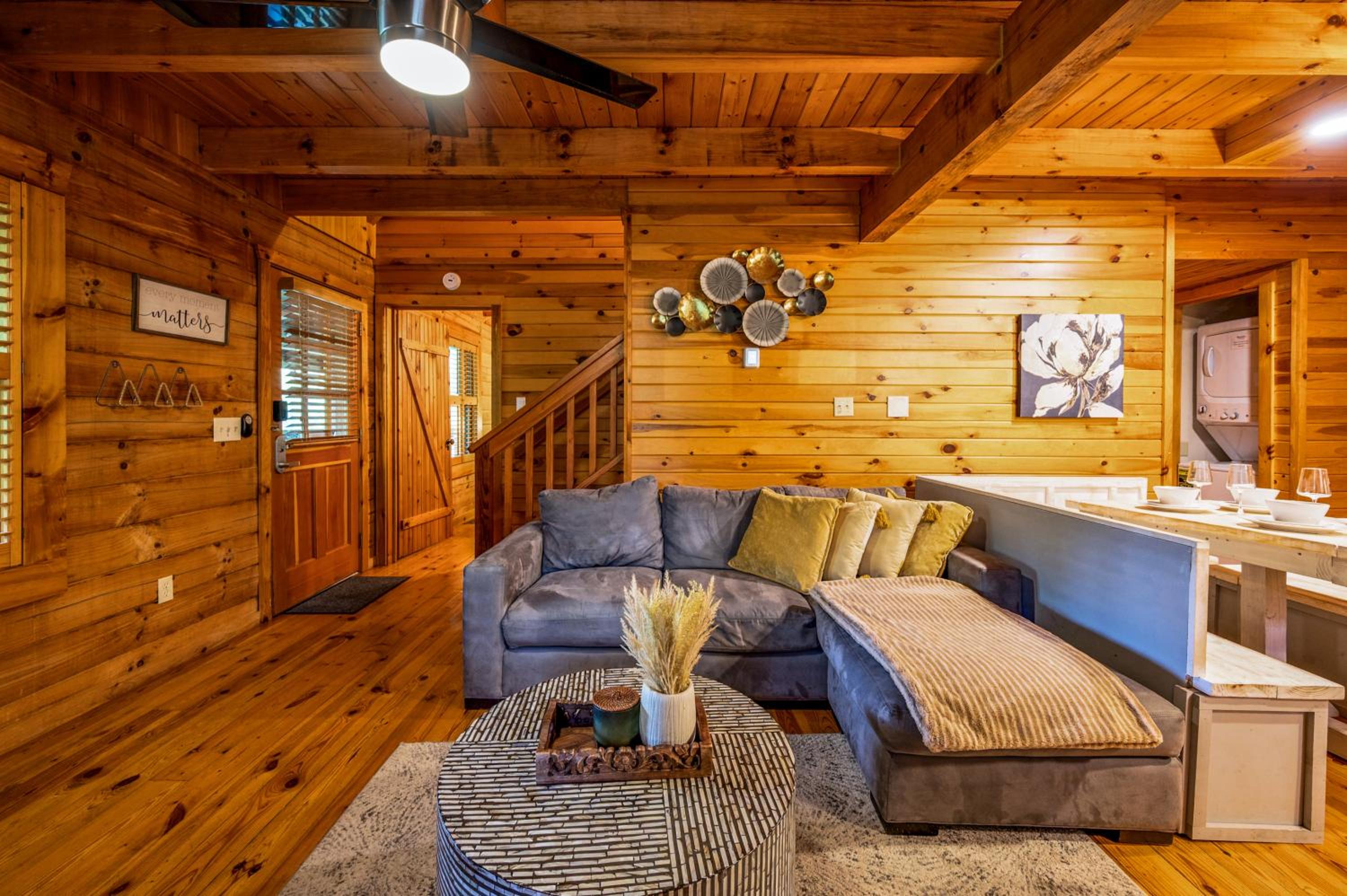 Secluded yet Close 2 All Hot Tub Pet-friendly