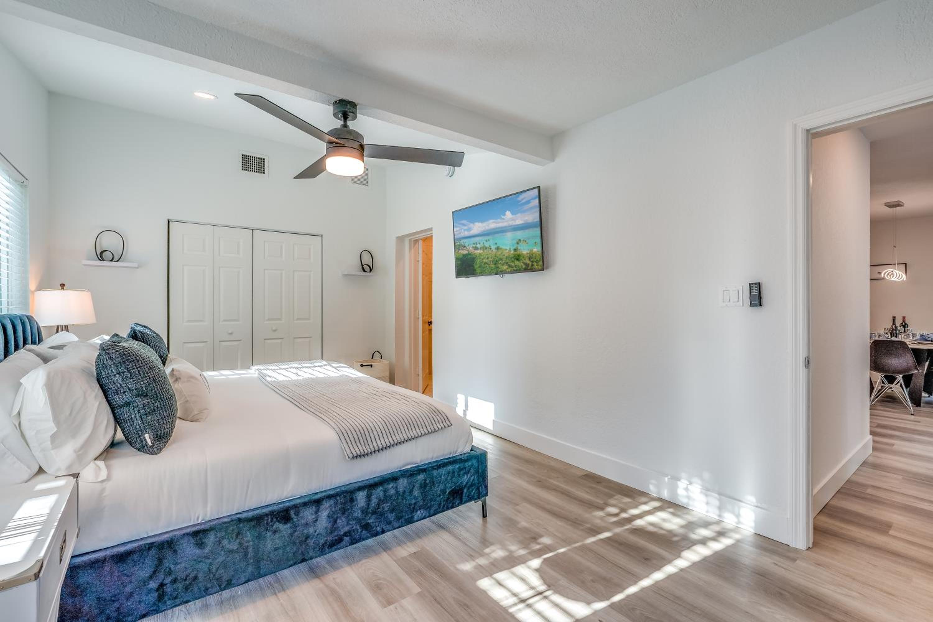 Fox Private Resort- Near Downtown & Beach