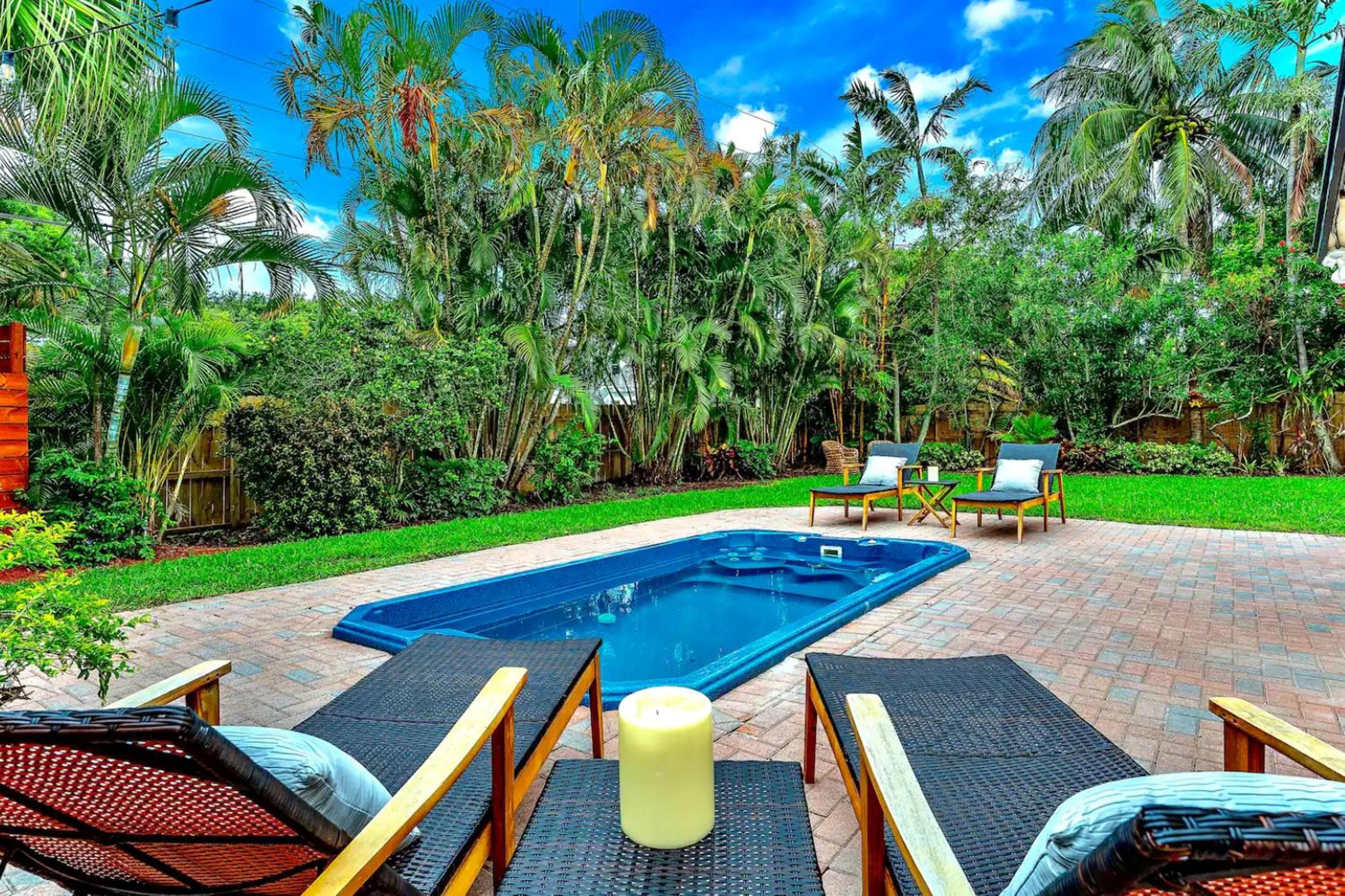 Fox Private Resort- Near Downtown & Beach