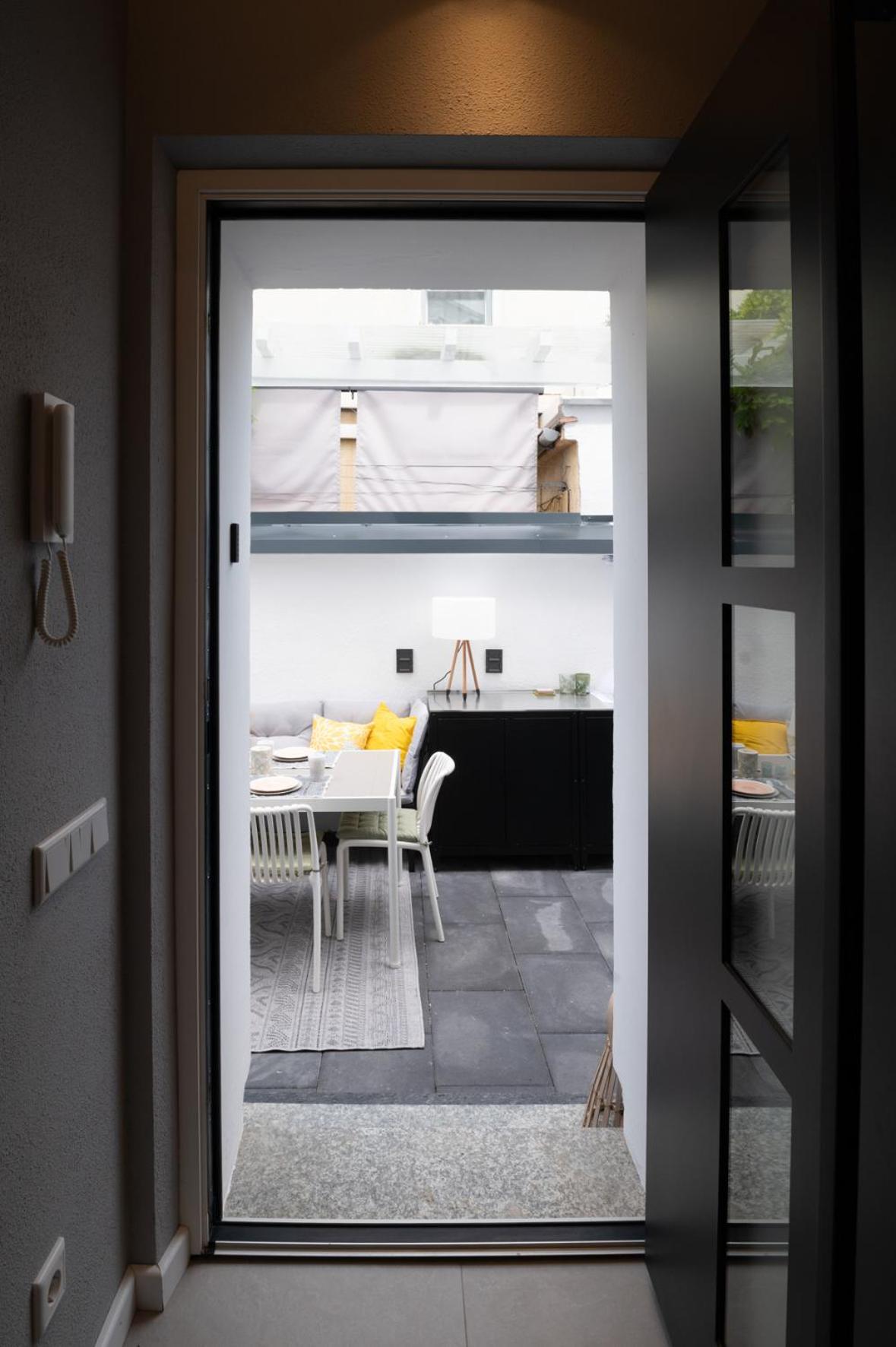 HOUSE 756 MAINZ - DESIGN-FERIENHAUS, 4 Schlafzimmer, 3 Bäder, SAUNA & Kamin