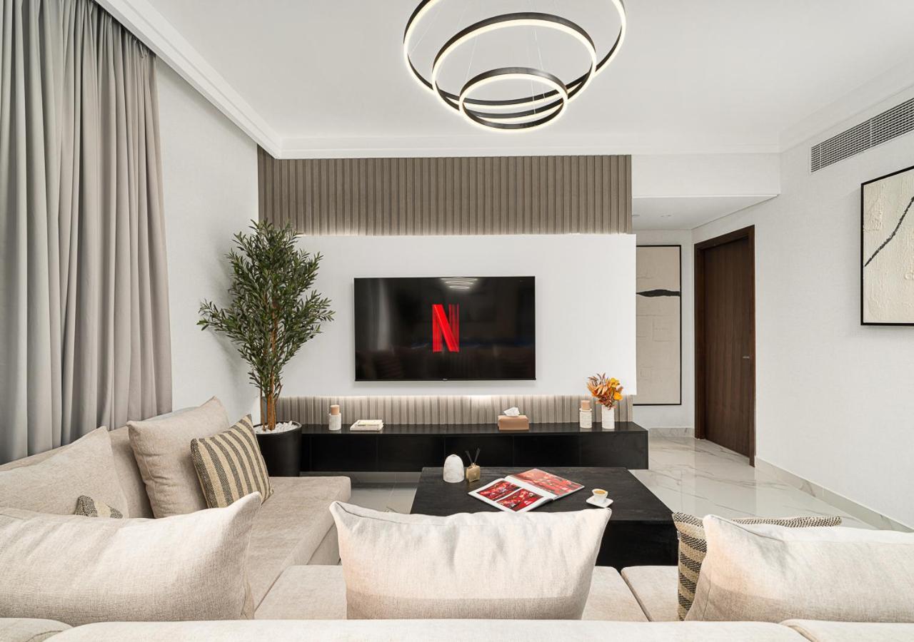 Royal Vista - Luxury 4BR Apartment at Boulevard Point - Downtown