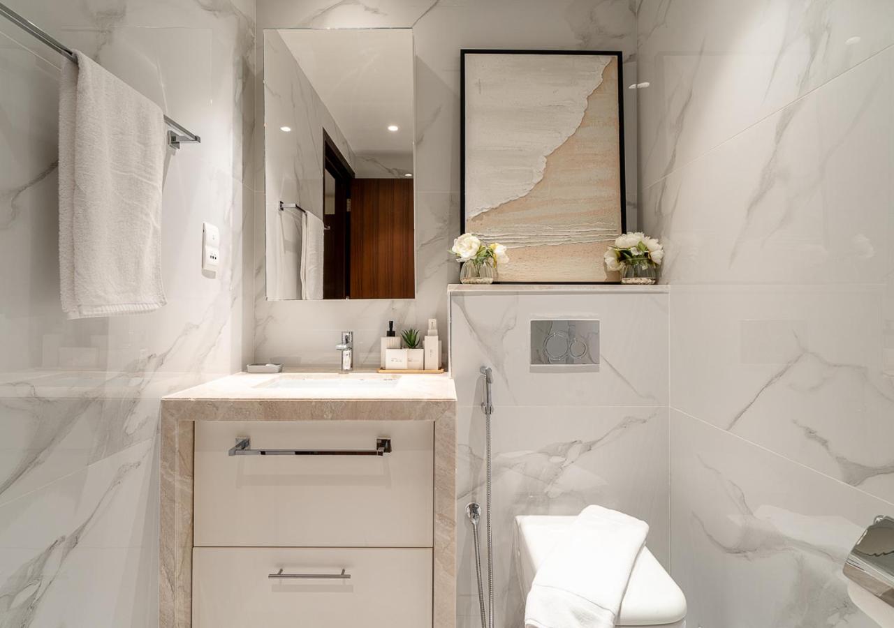 Royal Vista - Luxury 4BR Apartment at Boulevard Point - Downtown