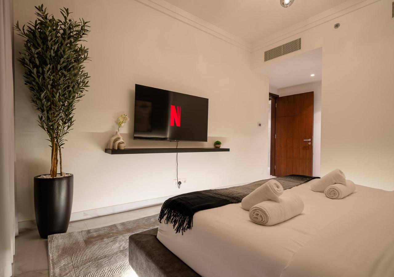 Royal Vista - Luxury 4BR Apartment at Boulevard Point - Downtown
