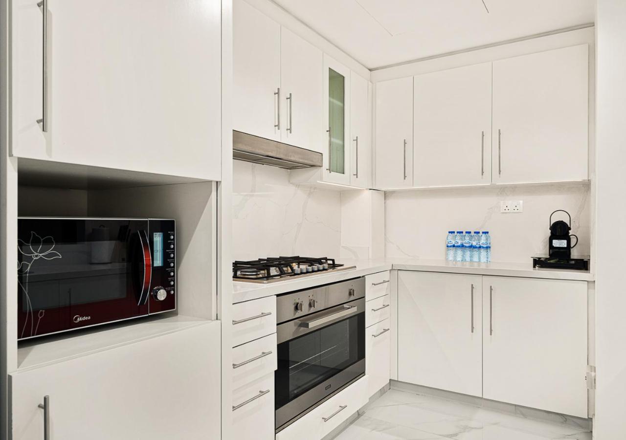 Royal Vista - Luxury 4BR Apartment at Boulevard Point - Downtown