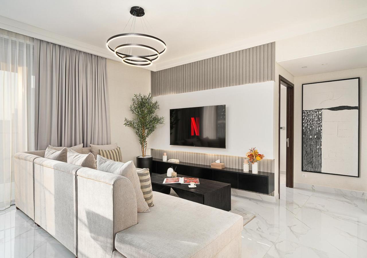 Royal Vista - Luxury 4BR Apartment at Boulevard Point - Downtown