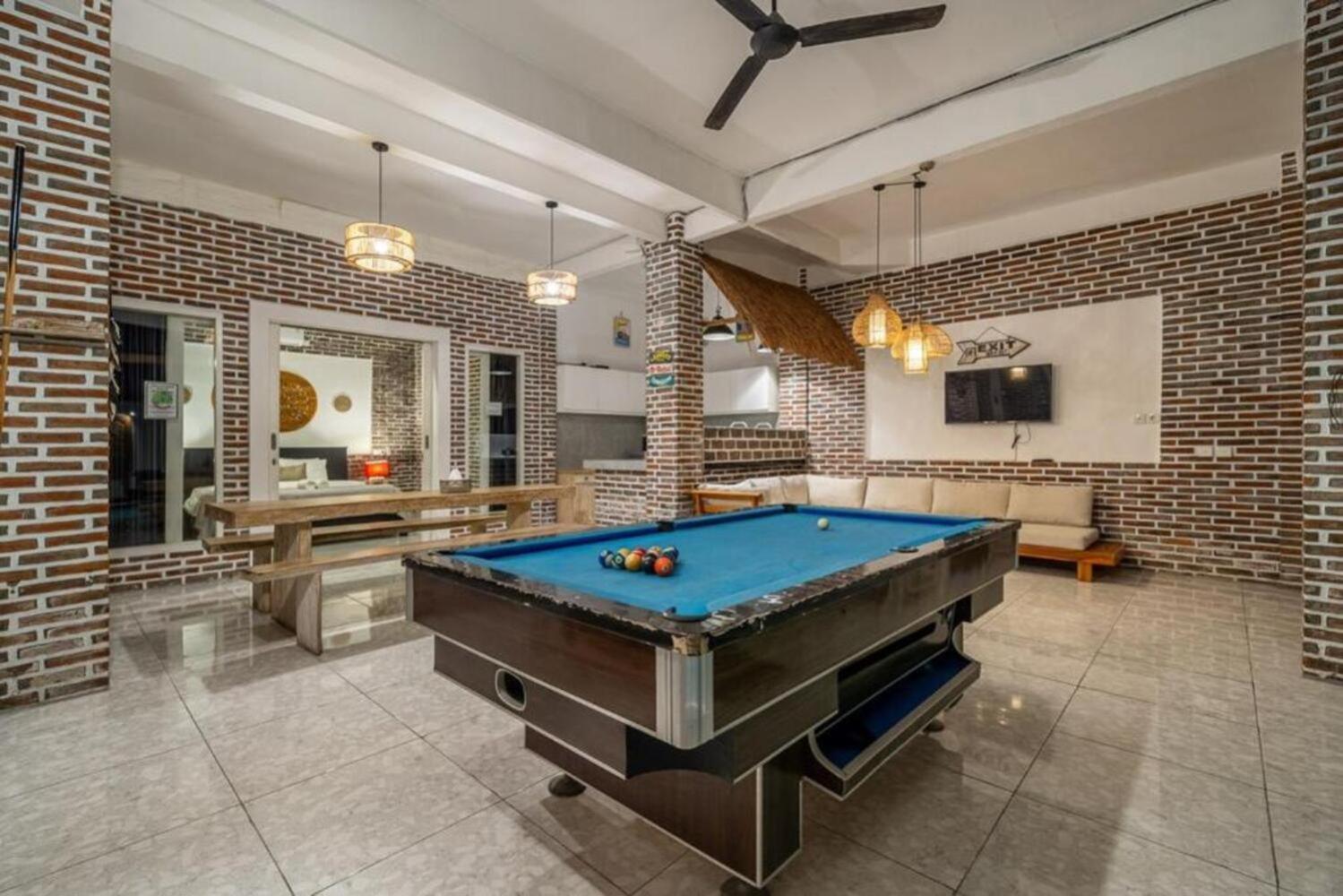 Luxury 3-Bedroom Pool Villa in Canggu Near Beach & Nightlife