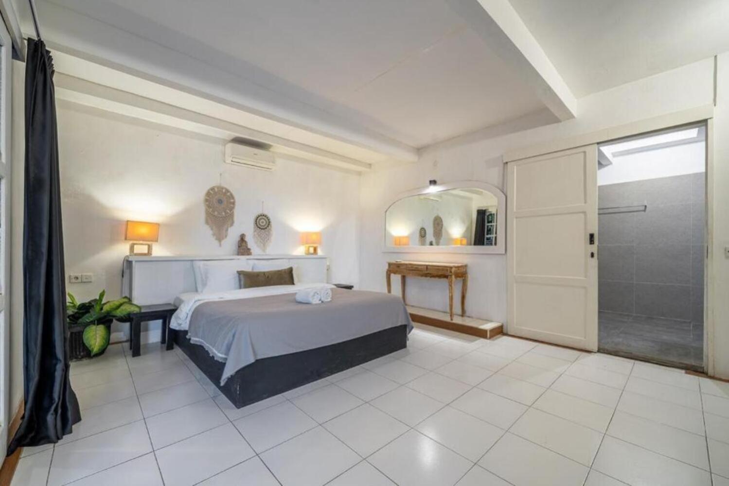 Luxury 3-Bedroom Pool Villa in Canggu Near Beach & Nightlife