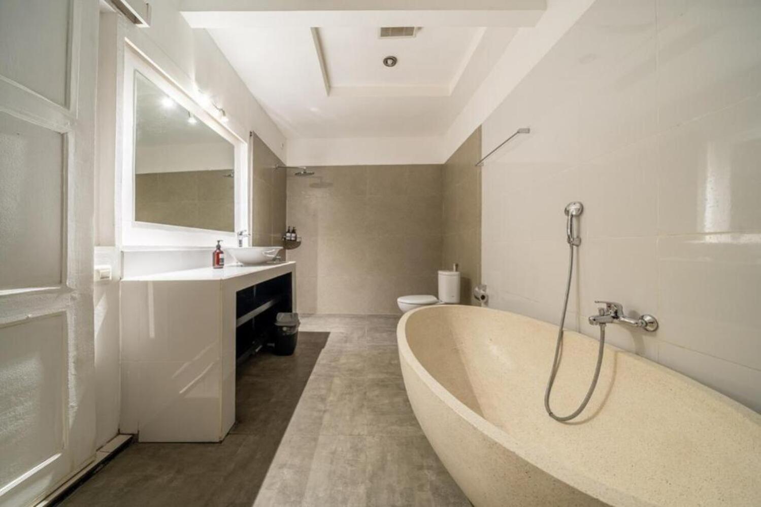 Luxury 3-Bedroom Pool Villa in Canggu Near Beach & Nightlife