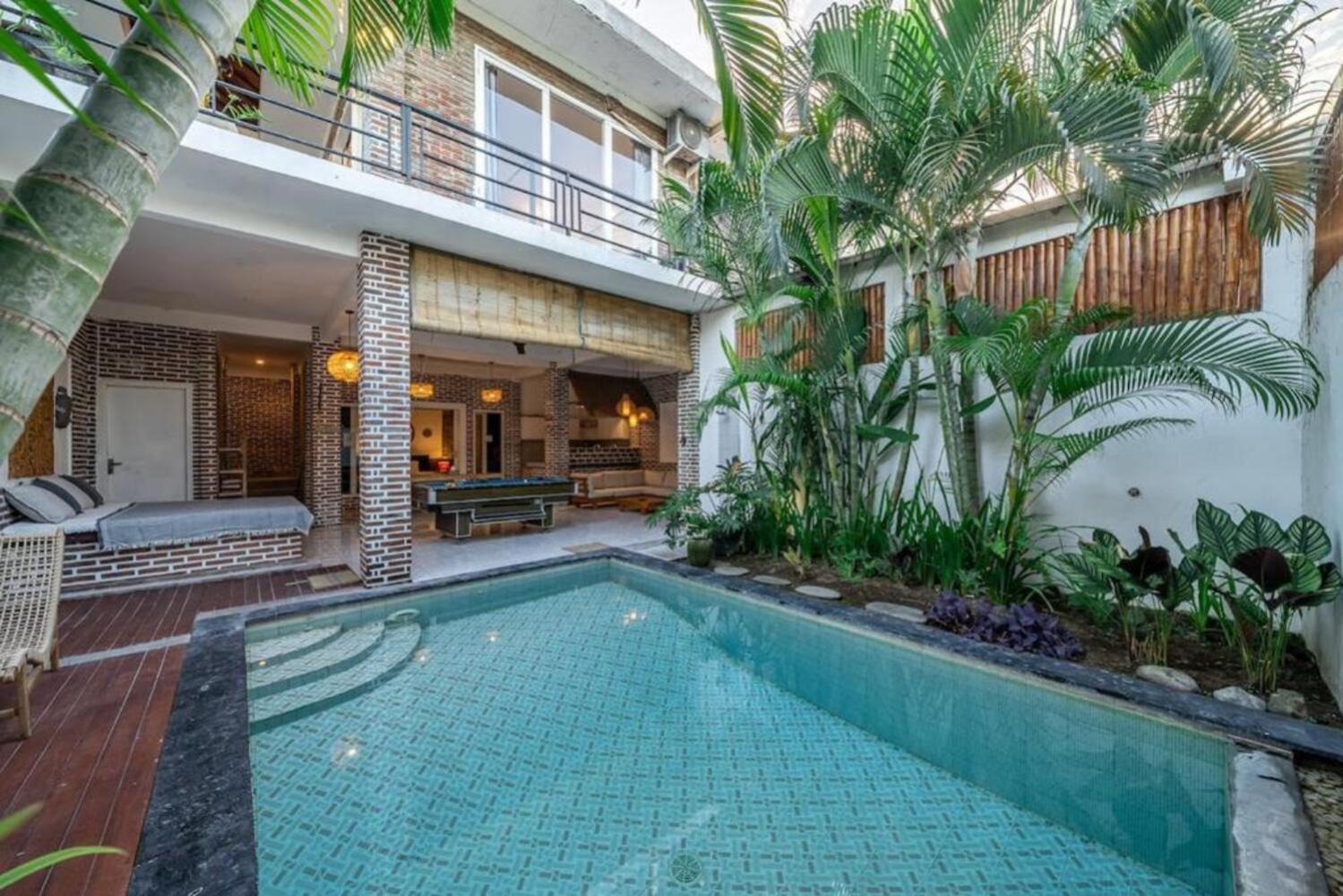 Luxury 3-Bedroom Pool Villa in Canggu Near Beach & Nightlife