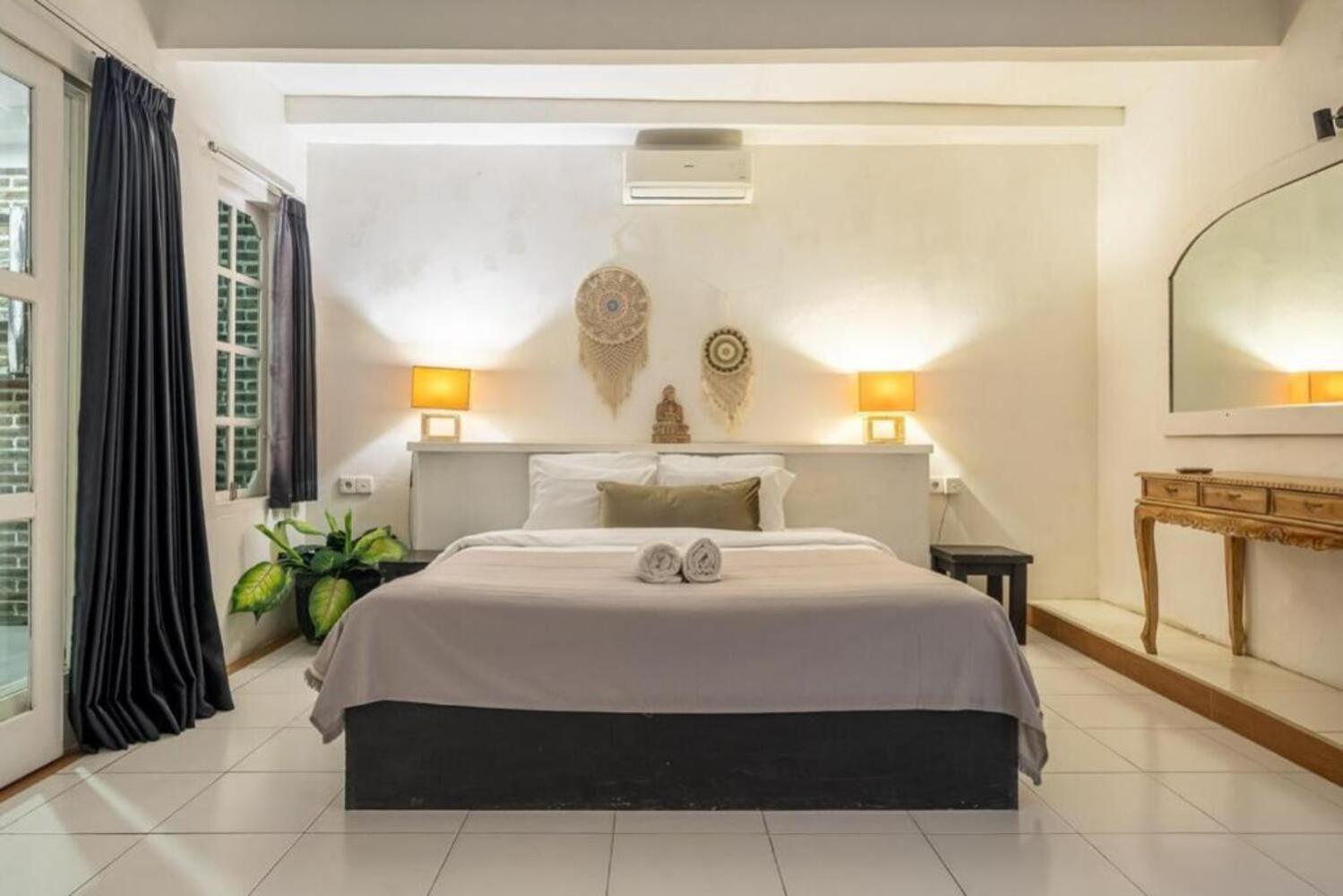 Luxury 3-Bedroom Pool Villa in Canggu Near Beach & Nightlife