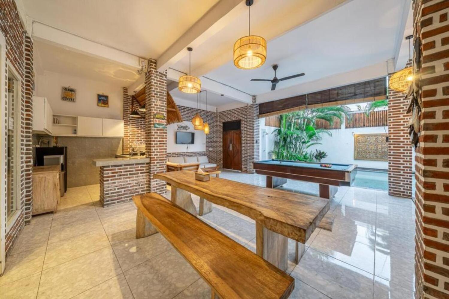 Luxury 3-Bedroom Pool Villa in Canggu Near Beach & Nightlife