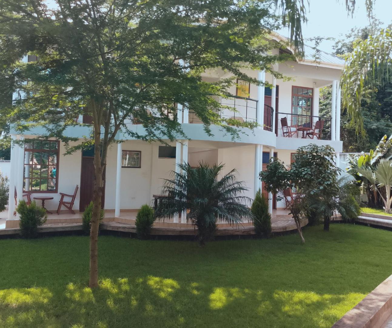 Hellens Riverside Villa Luxury Garden Room