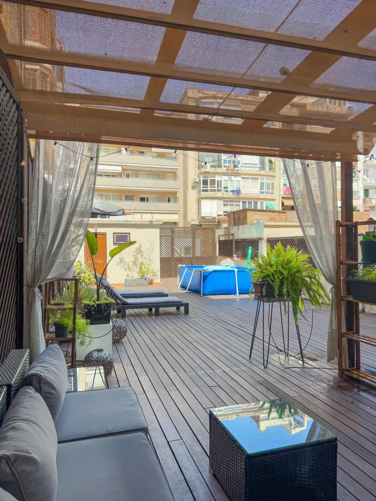 Unique central home with large terrace & pool