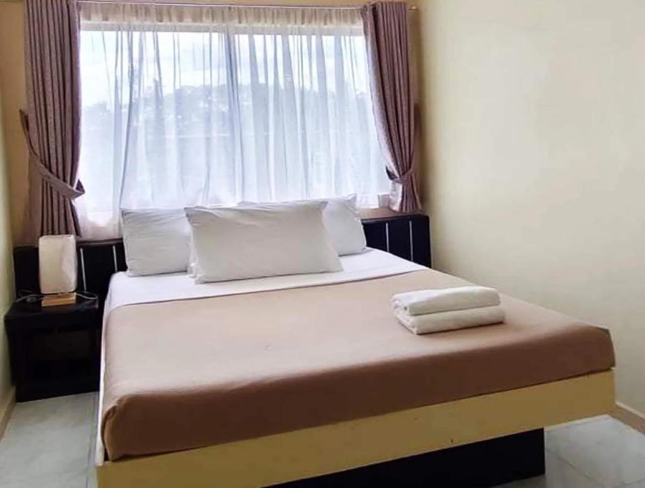 Royale House Hotel Davao powered by Cocotel
