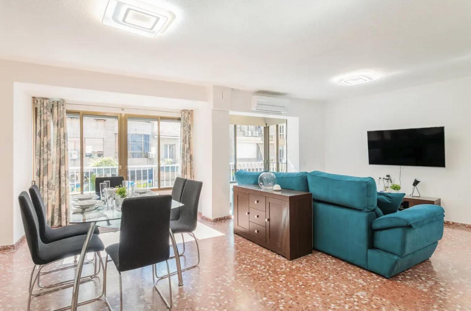 Amparo Home Family Stay near ADDA, Plaza de Toros & General Hospital