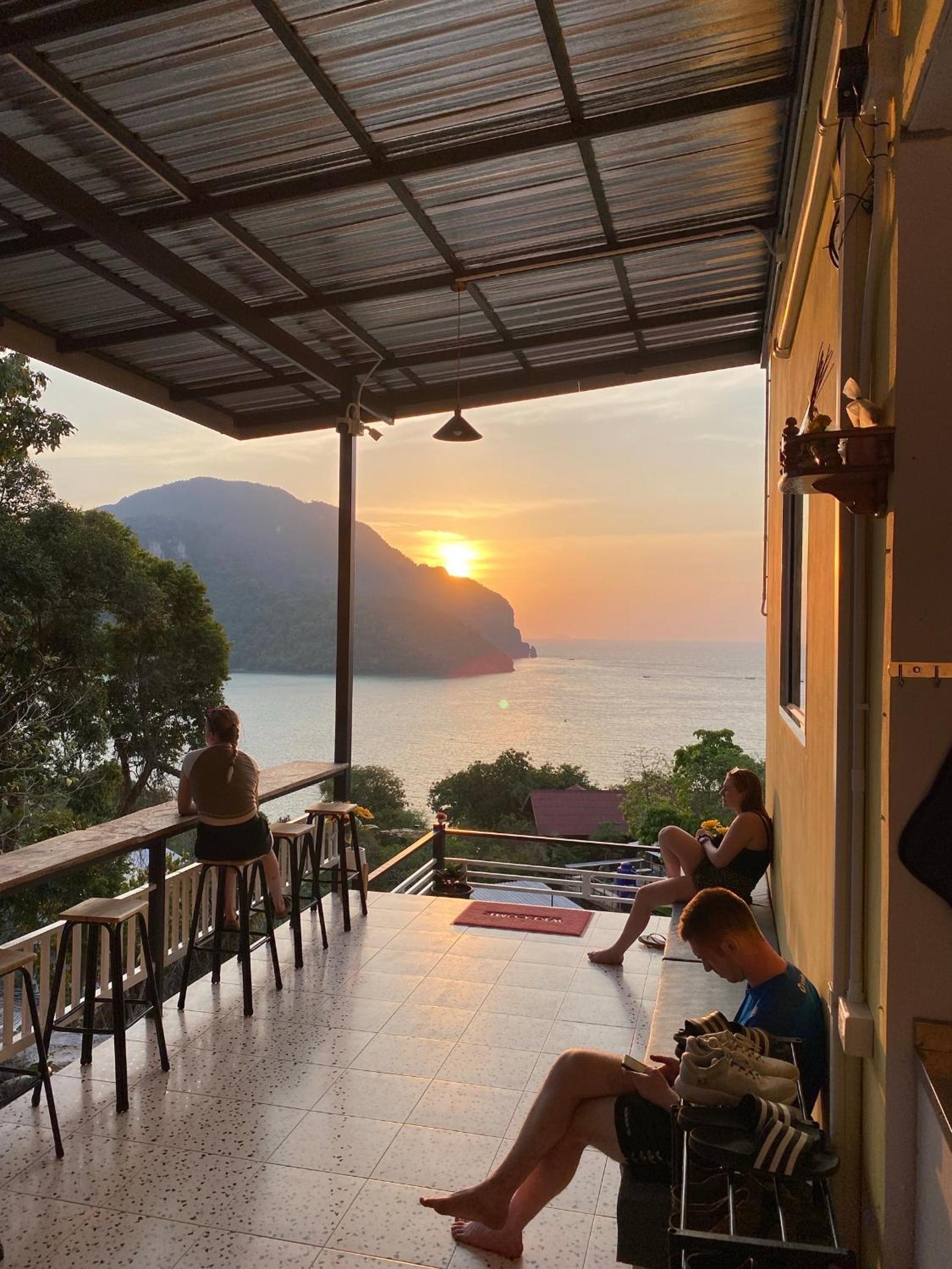 The view Hostel