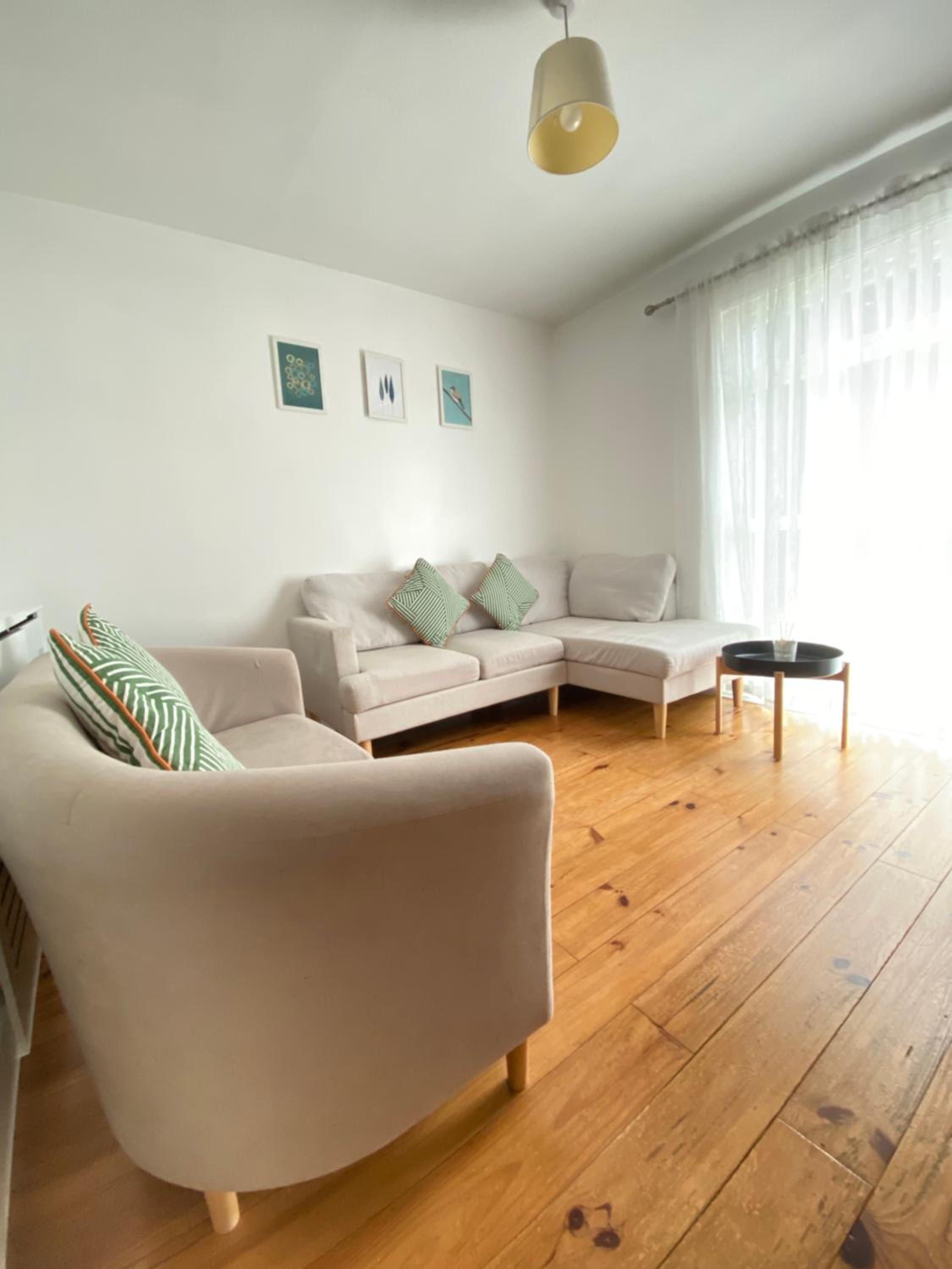 3 Bedroom House with Free Parkings, Close to City Centre and Transportation Links, at Gateshead, Newcastle upon Tyne