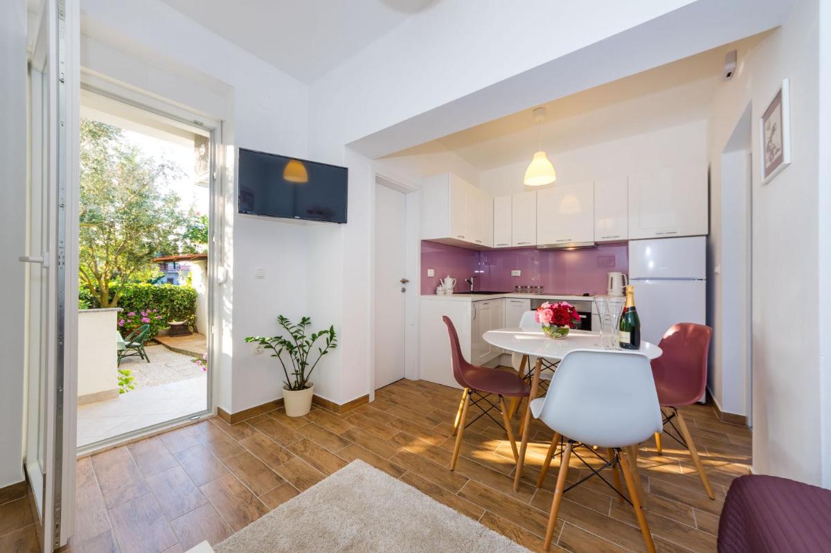 Apartment Lavander view 3