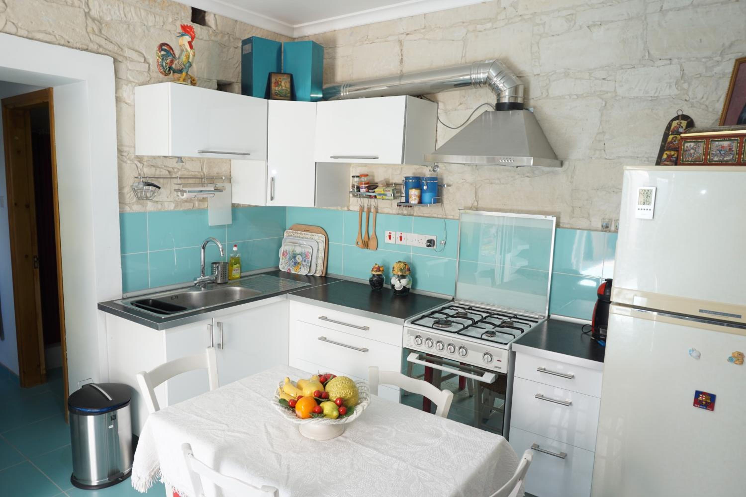 Tzionis Holidays Stonehouse