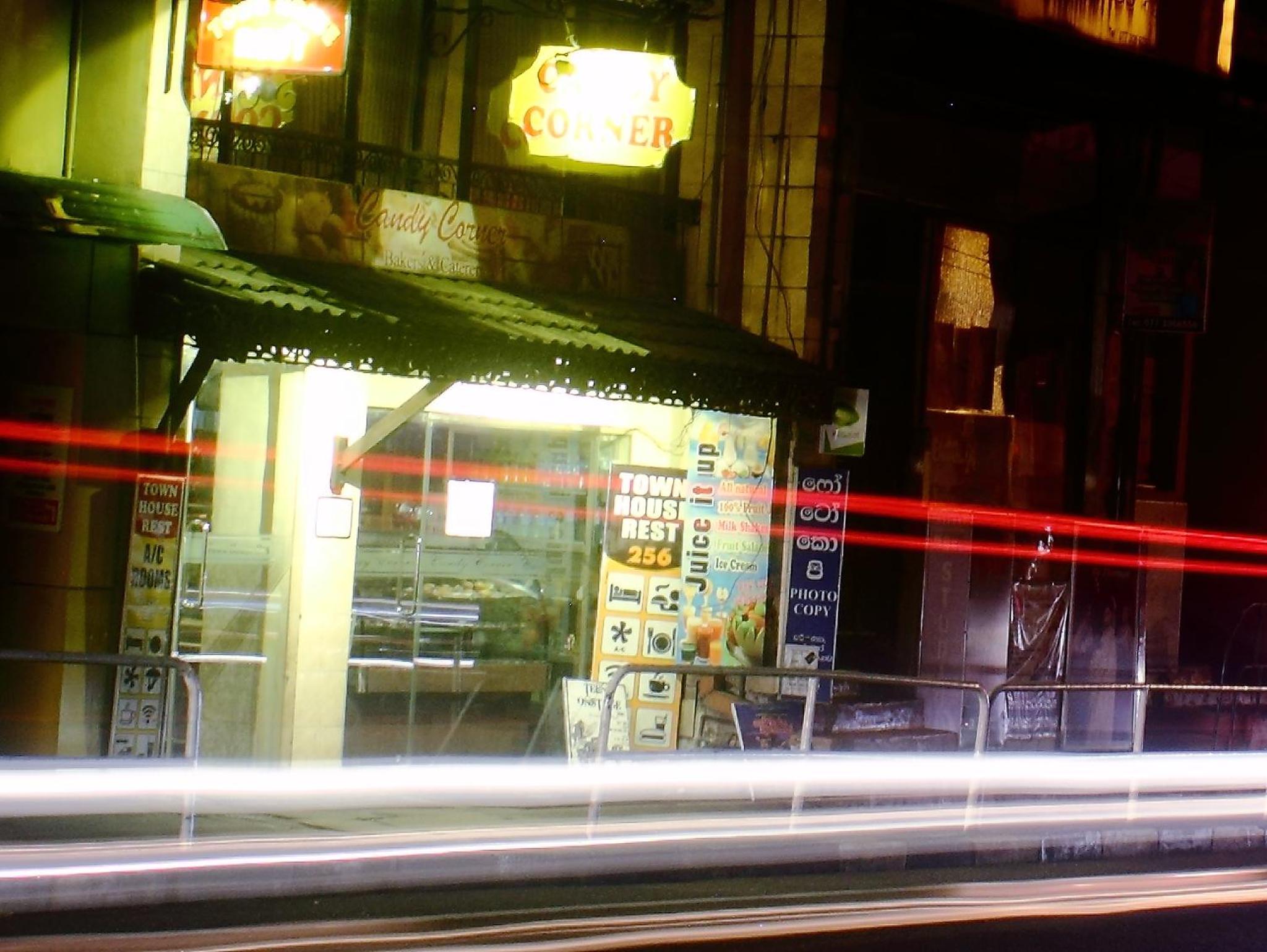 Hotel 256 Townhouse Rest - Image 1