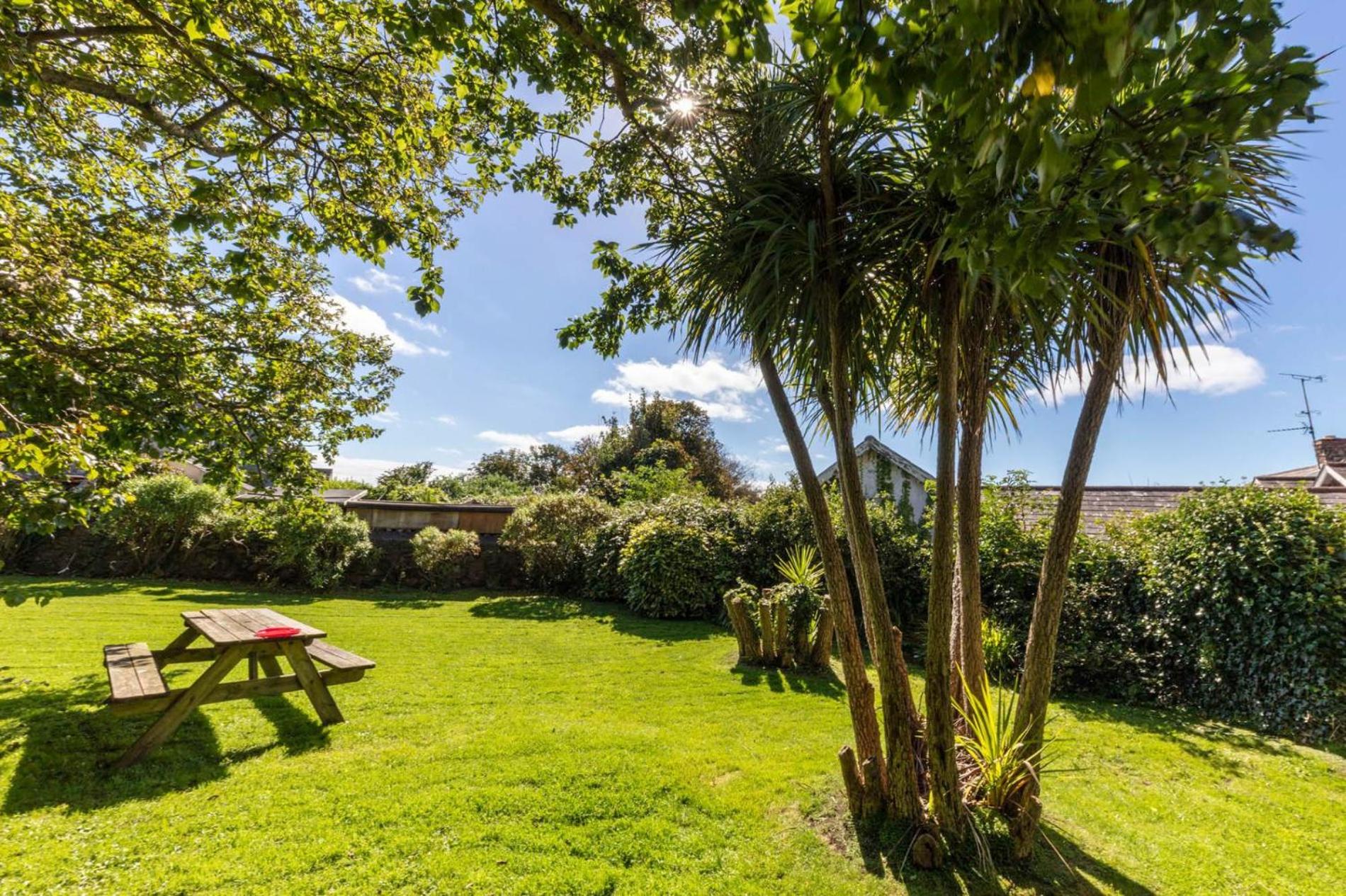 Fern Bank - 5 Bedroom House - Horton