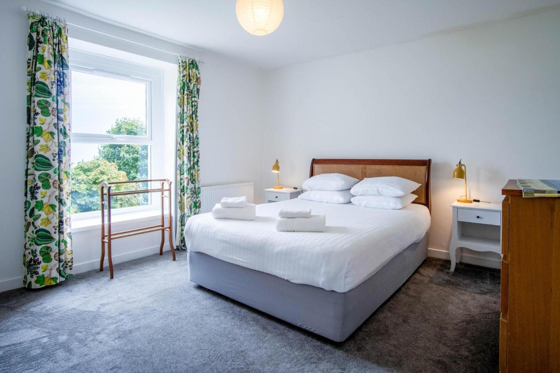 Fern Bank - 5 Bedroom House - Horton