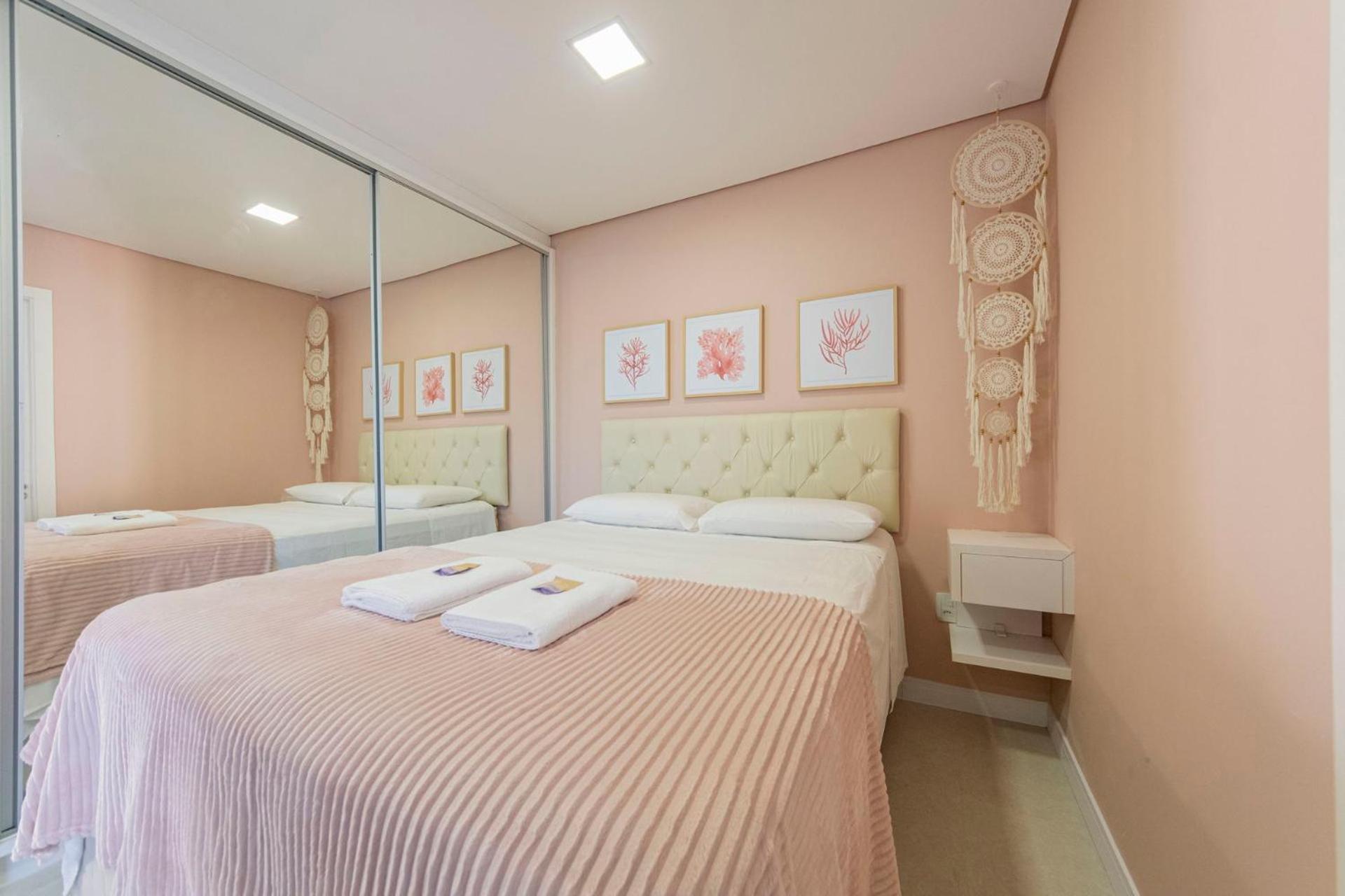 Casa com jardim e banheira para 2 pessoas UR7030