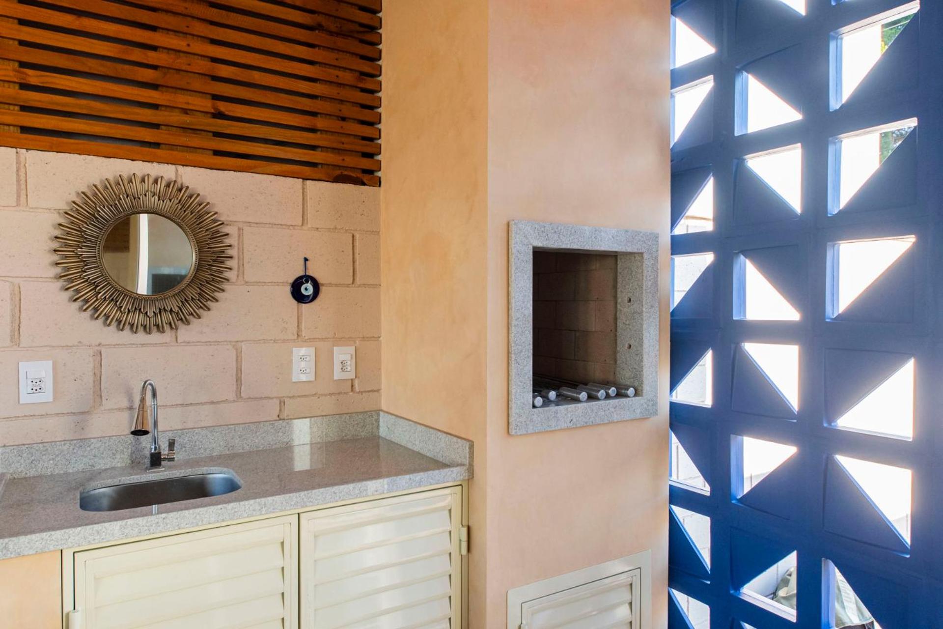Casa com jardim e banheira para 2 pessoas UR7030