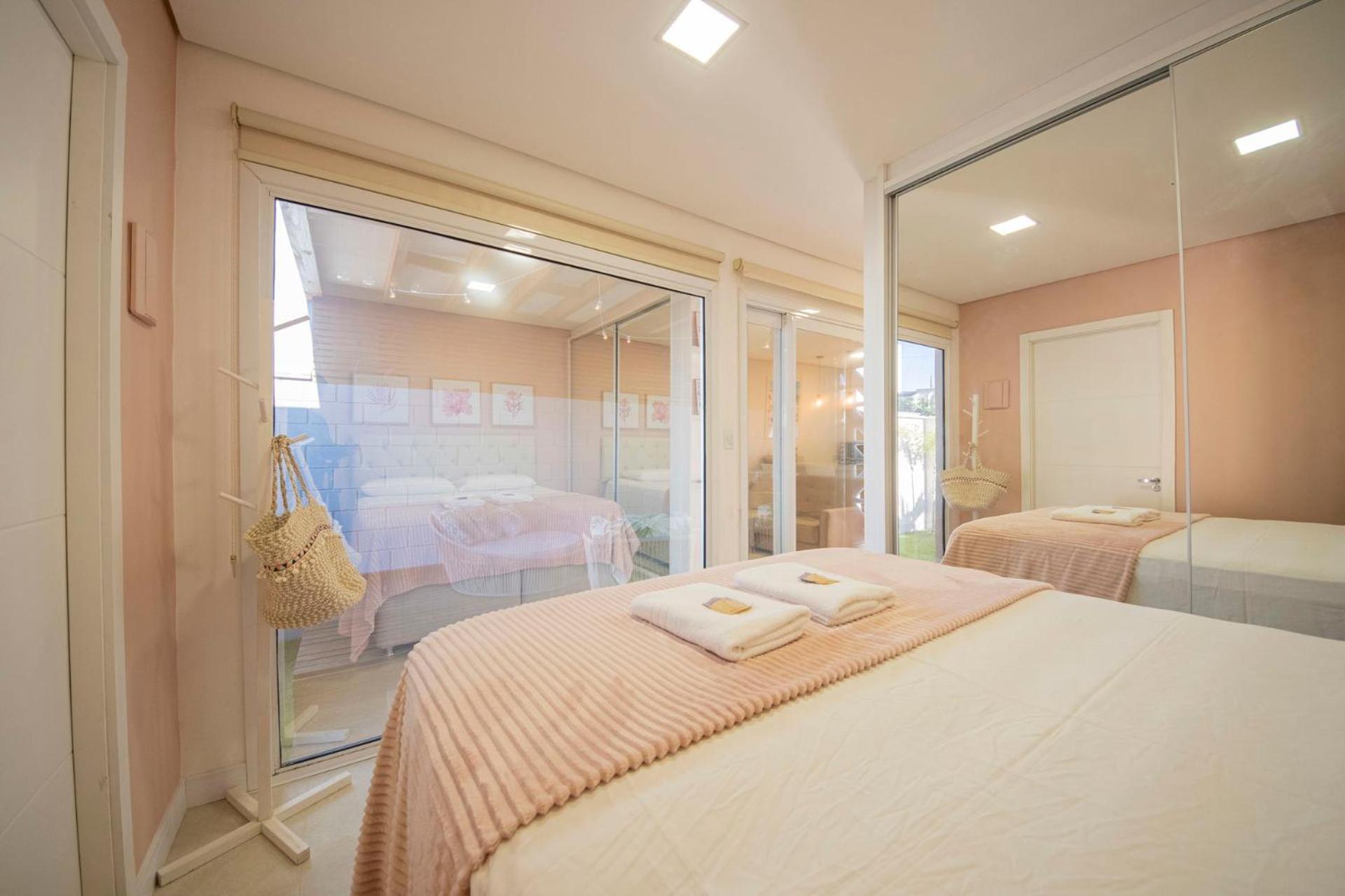 Casa com jardim e banheira para 2 pessoas UR7030